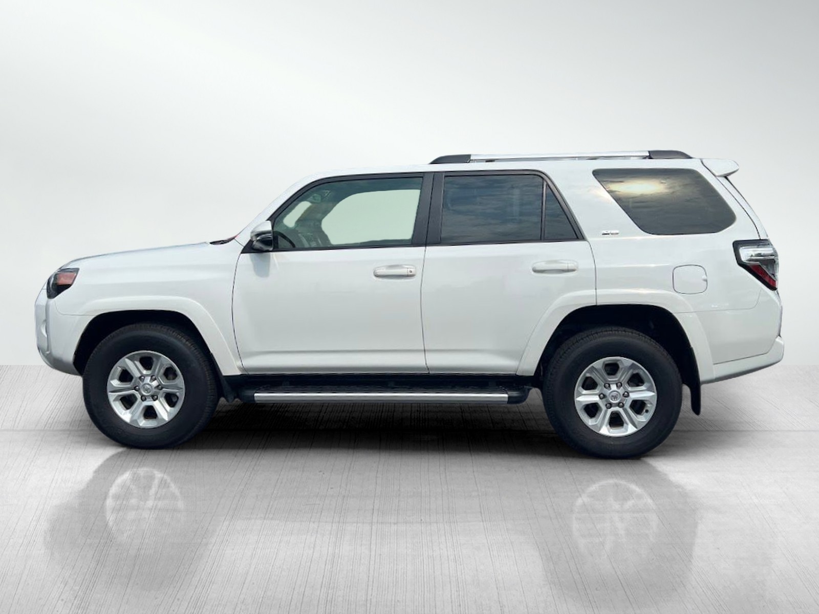 2023 Toyota 4Runner SR5 Premium photo 3