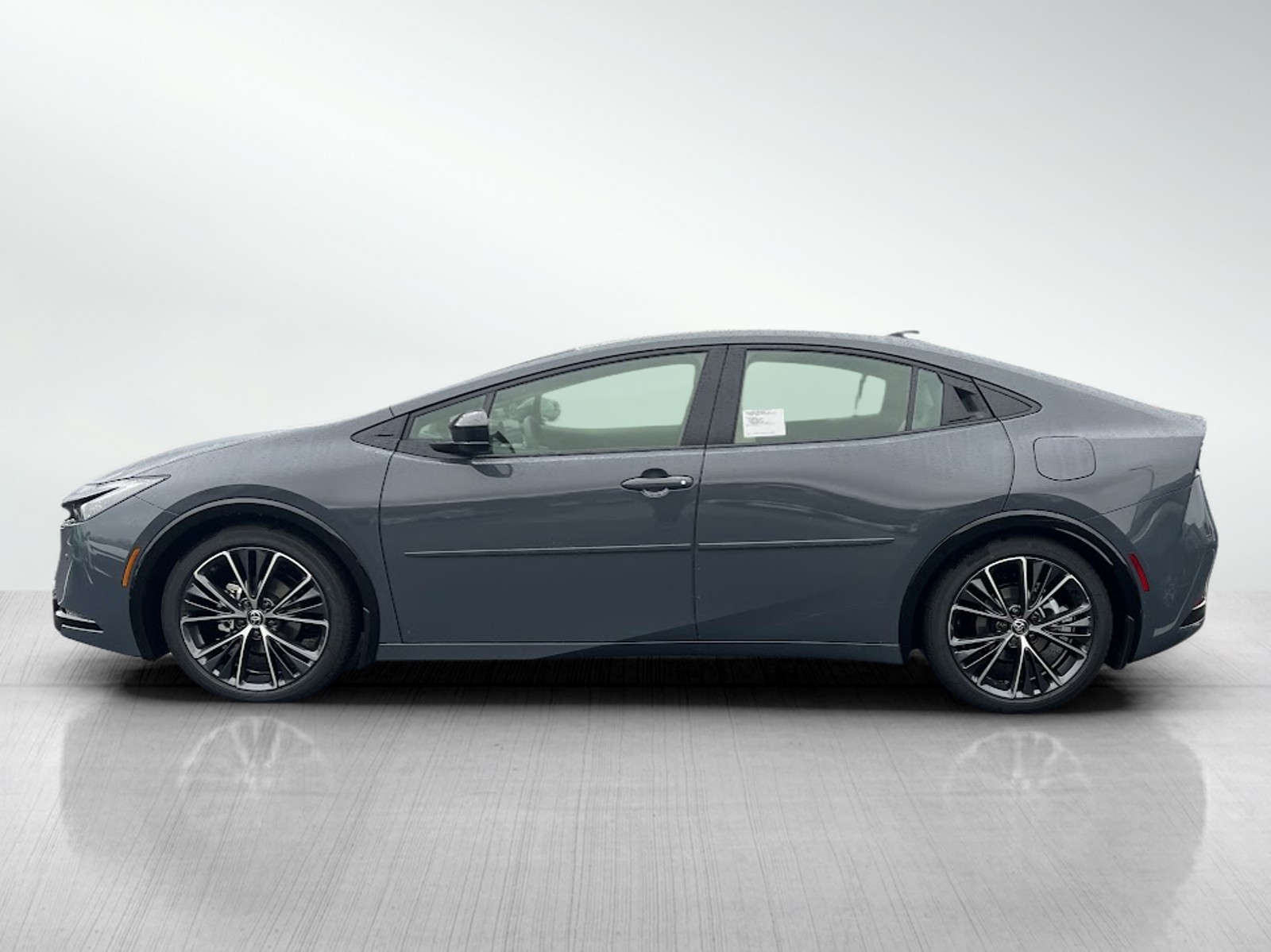 2025 Toyota Prius XLE photo 3