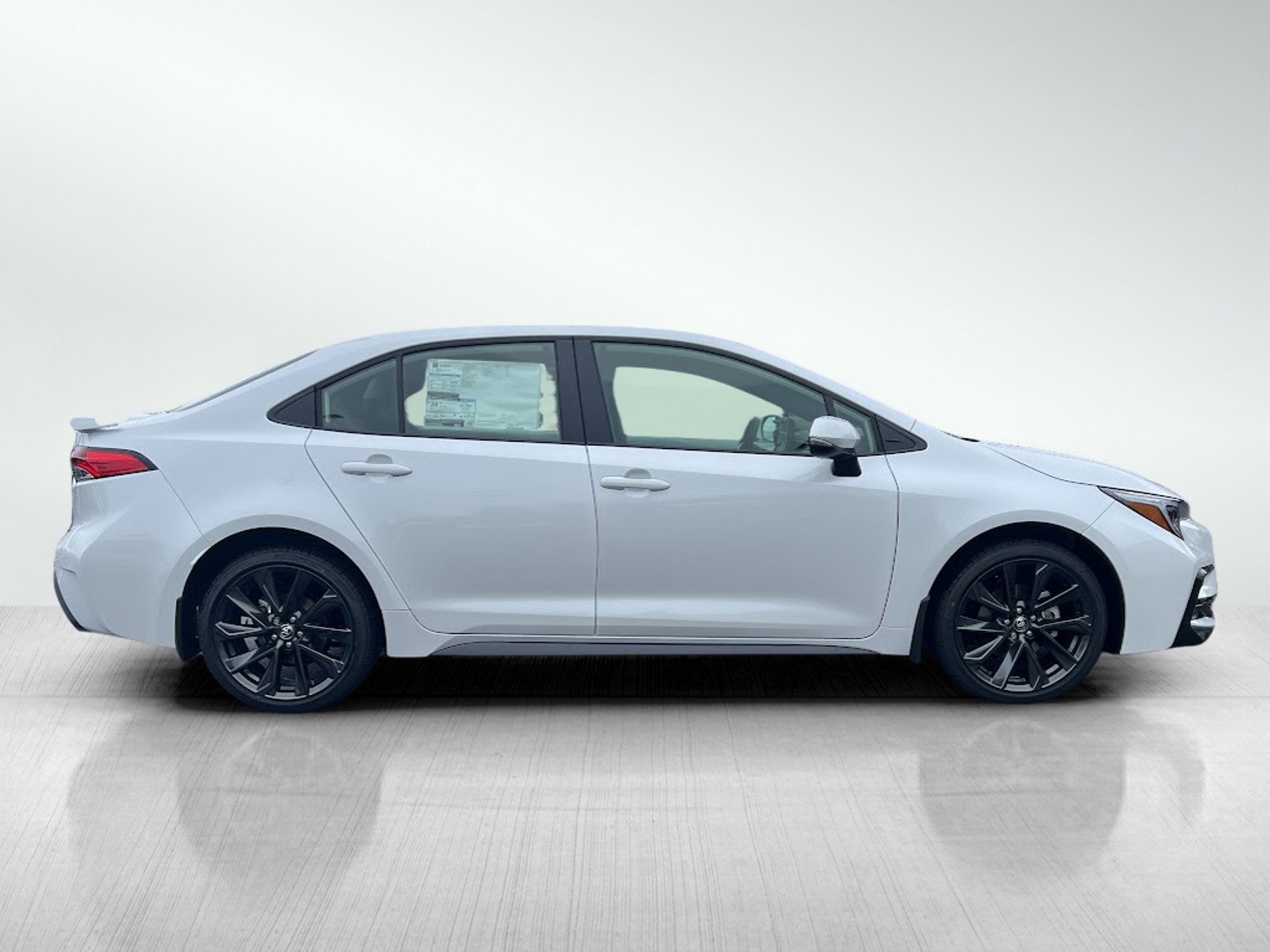 2025 Toyota Corolla SE photo 4
