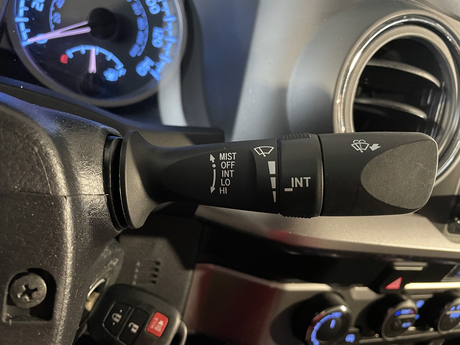 2022 Toyota Tacoma SR5 Double Cab photo 15
