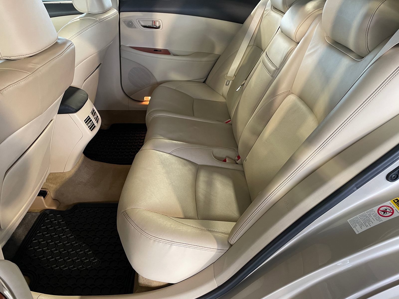 2010 Lexus ES 350 Base photo 10