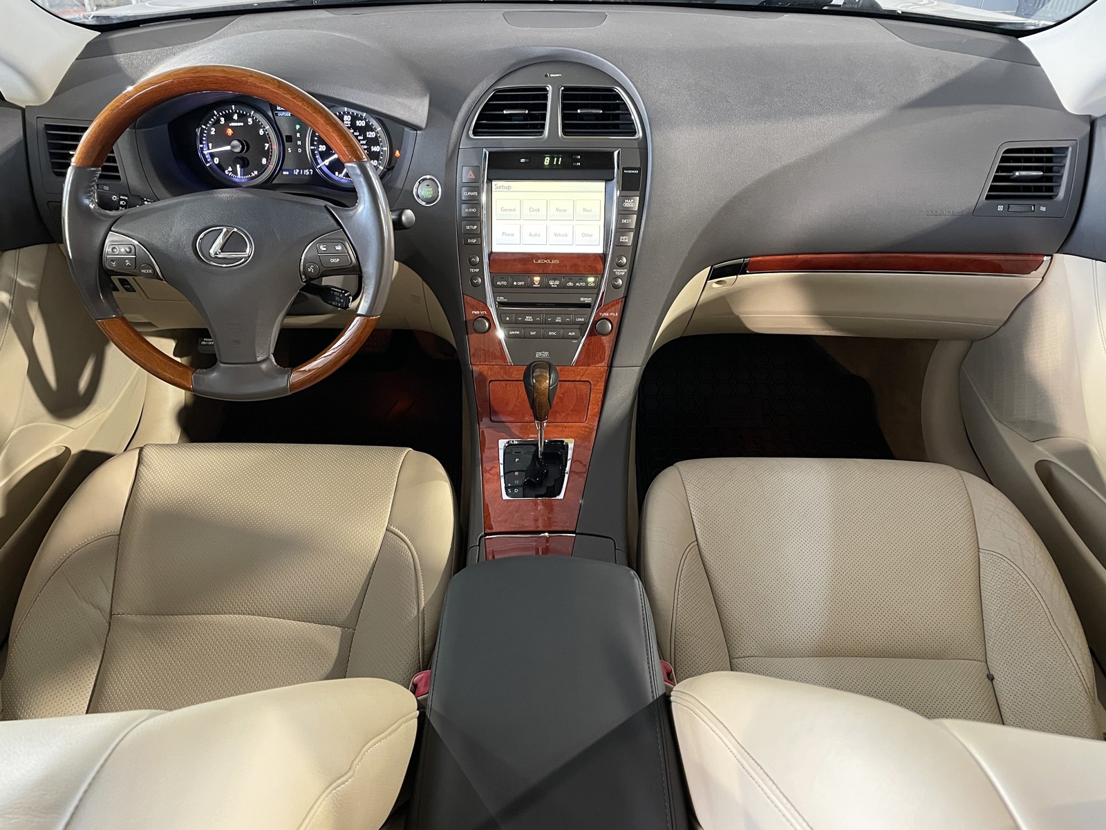 2010 Lexus ES 350 Base photo 12