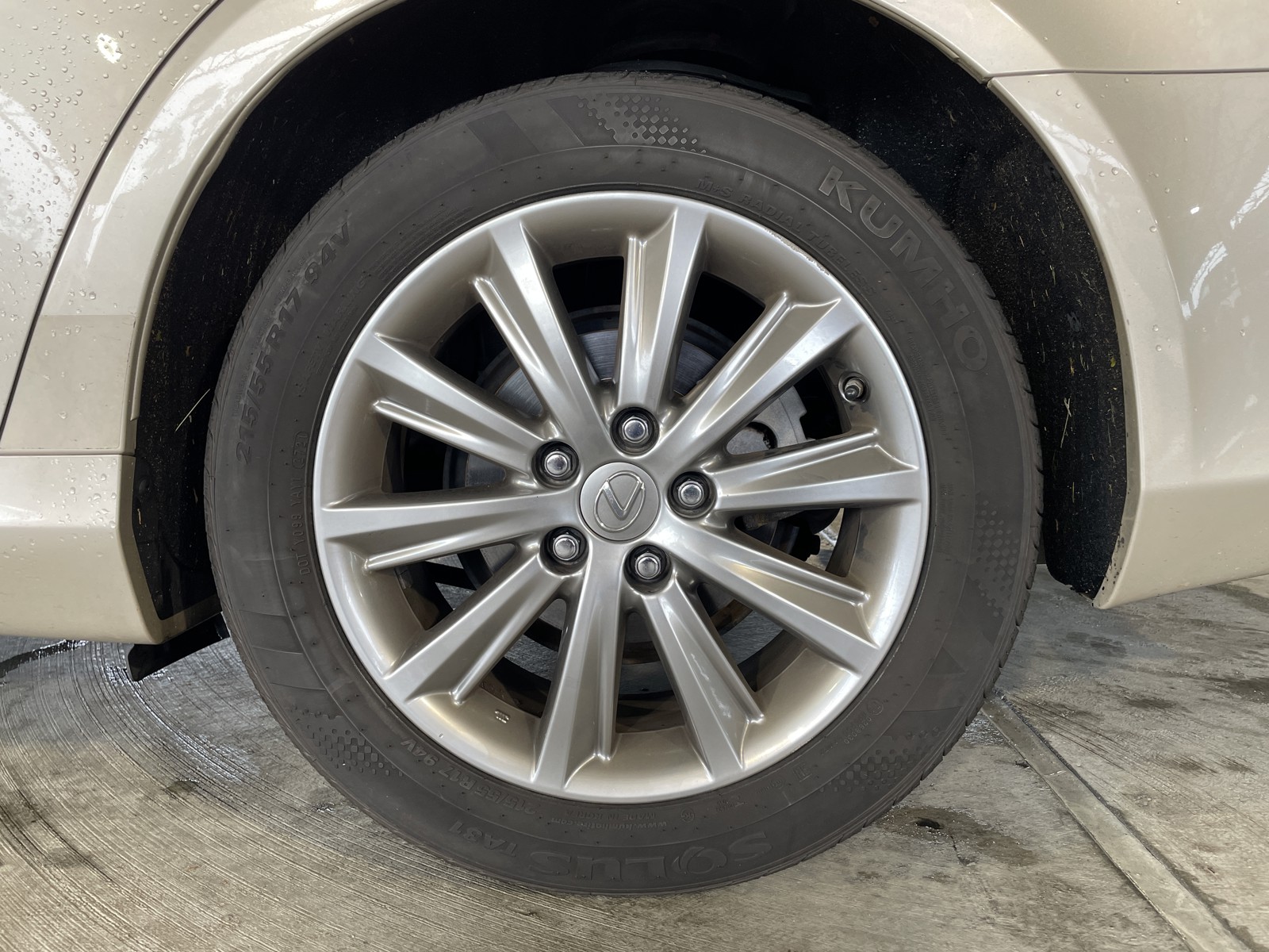 2010 Lexus ES 350 Base photo 31