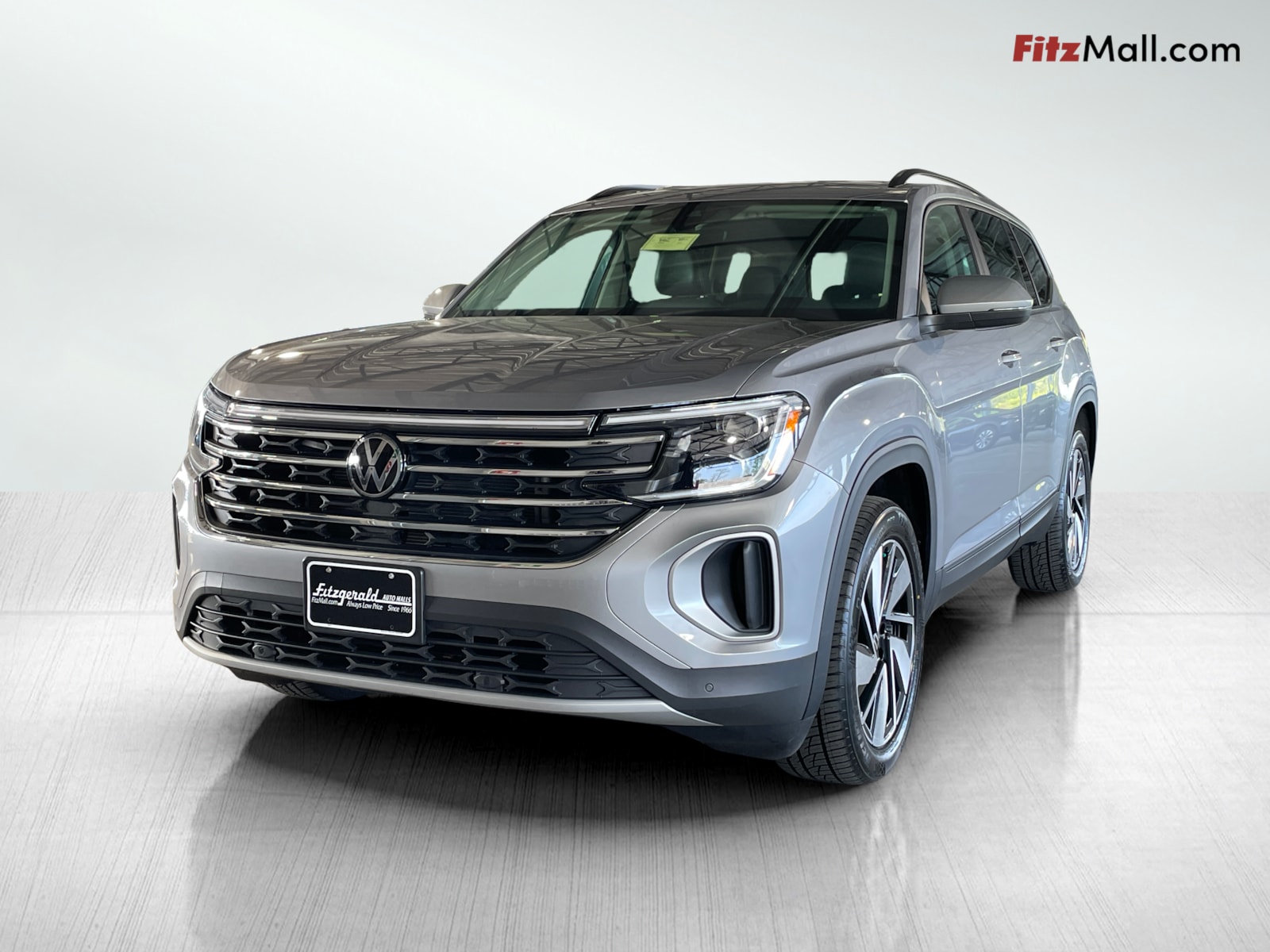 2024 Volkswagen Atlas SE Technology photo 2