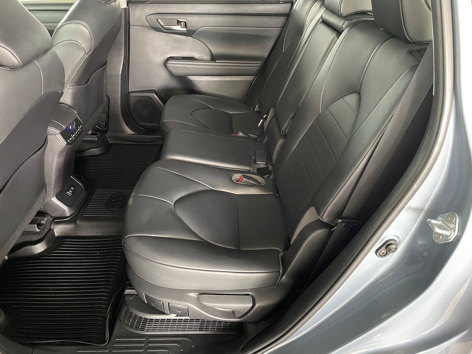 2021 Toyota Highlander Hybrid XLE photo 10