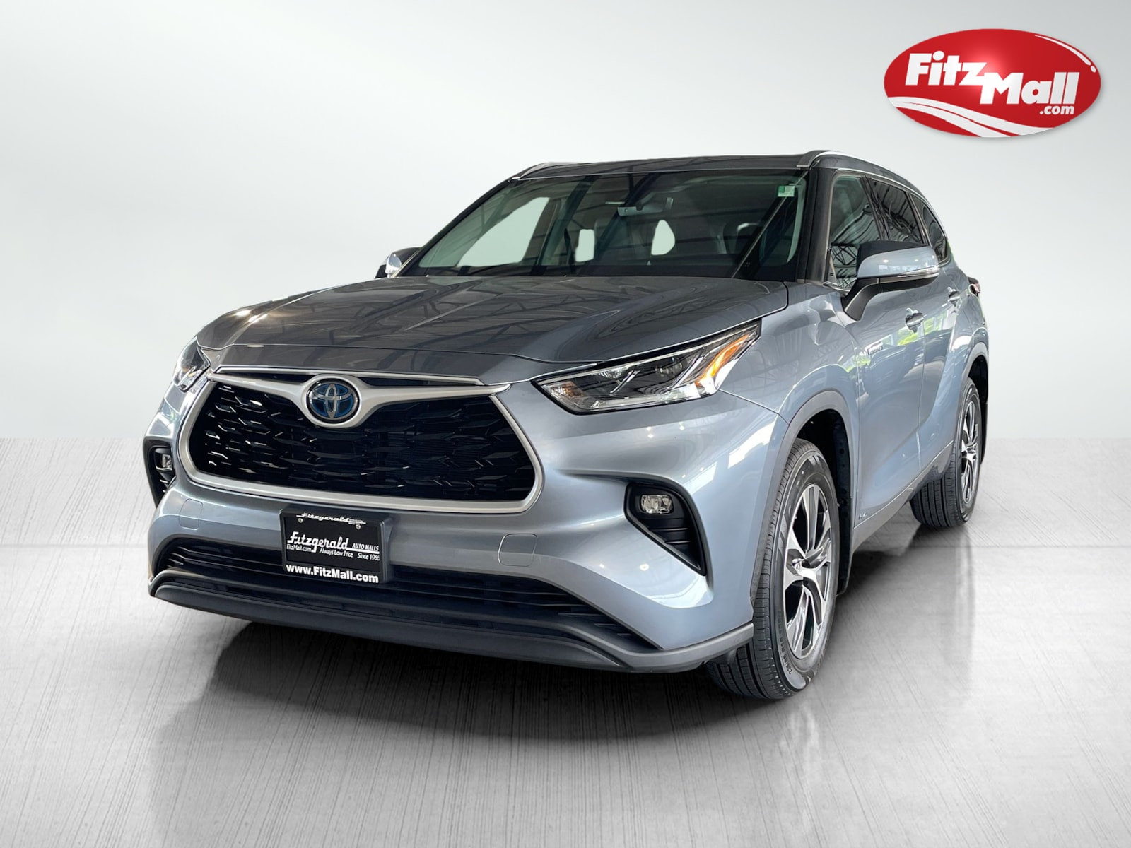 2021 Toyota Highlander Hybrid XLE photo 2