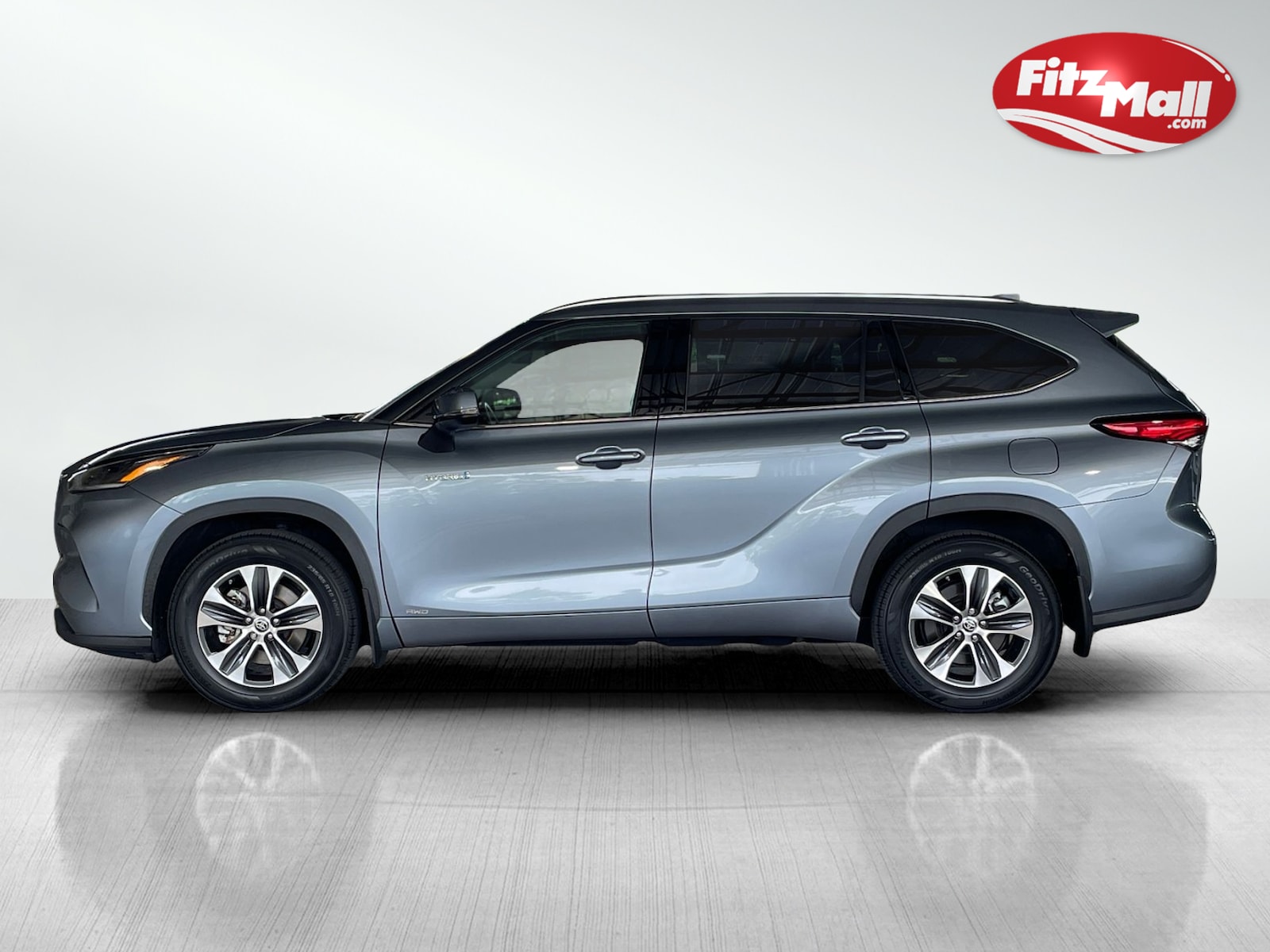 2021 Toyota Highlander Hybrid XLE photo 3