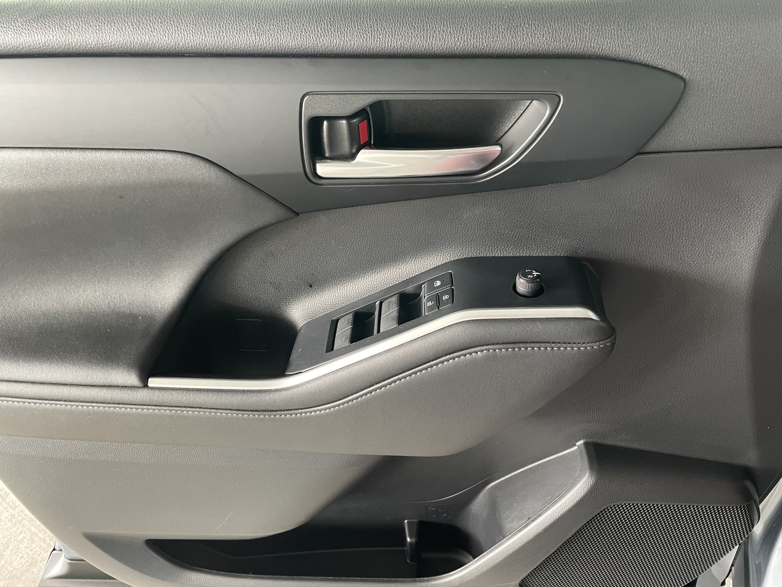 2021 Toyota Highlander Hybrid XLE photo 29