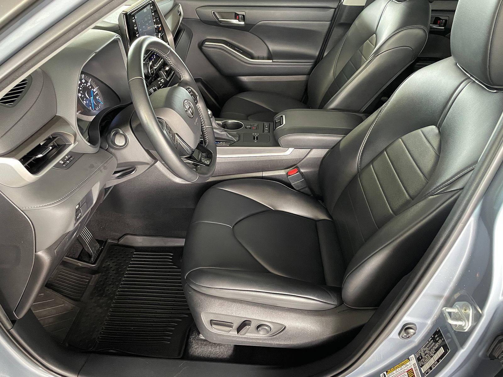 2021 Toyota Highlander Hybrid XLE photo 9