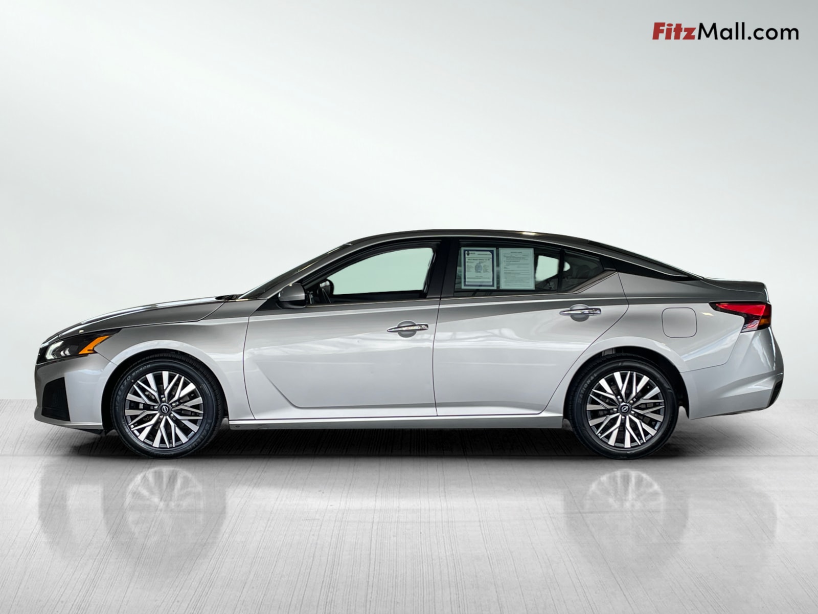 2023 Nissan Altima 2.5 SV photo 3