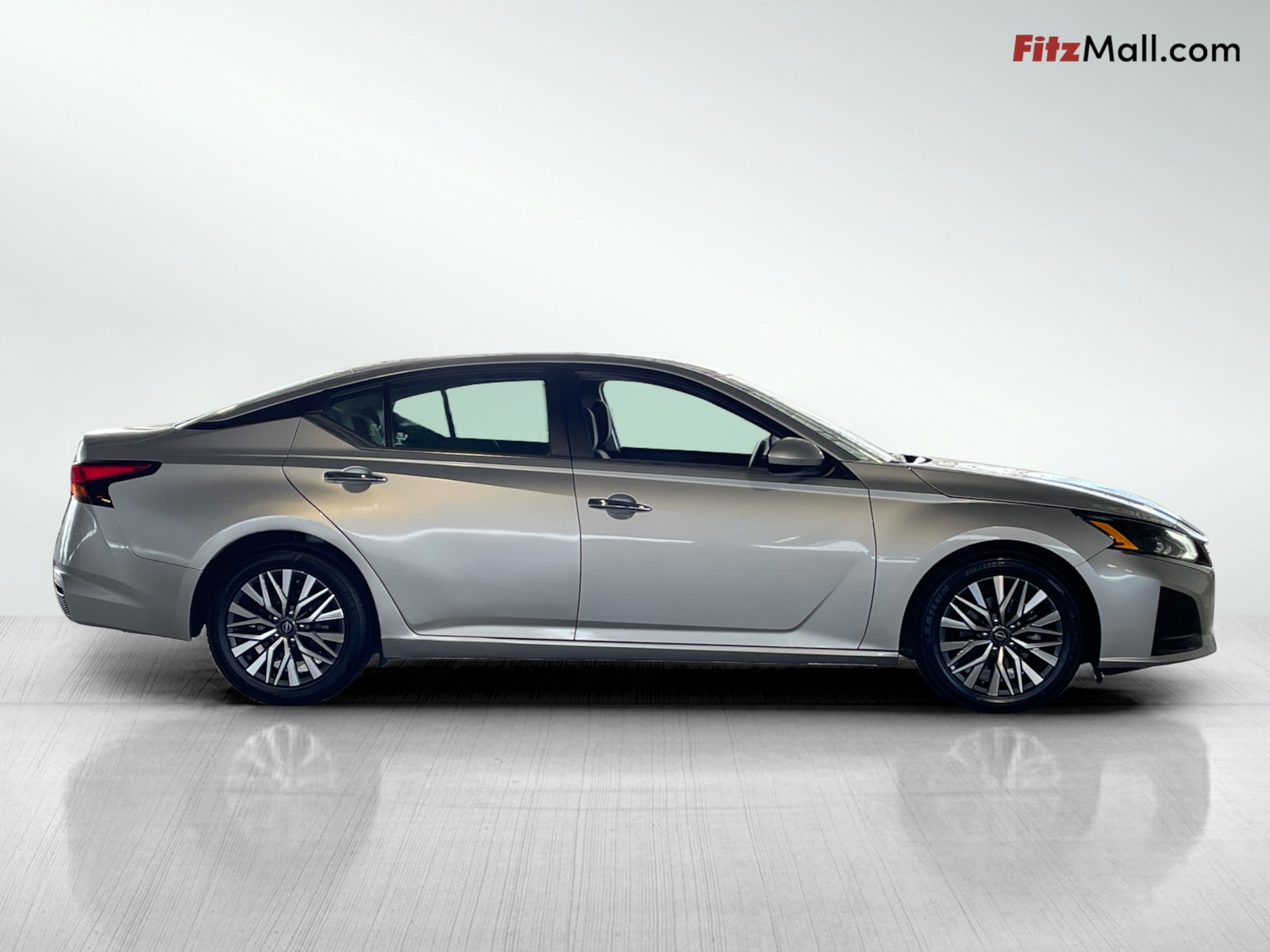 2023 Nissan Altima 2.5 SV photo 4