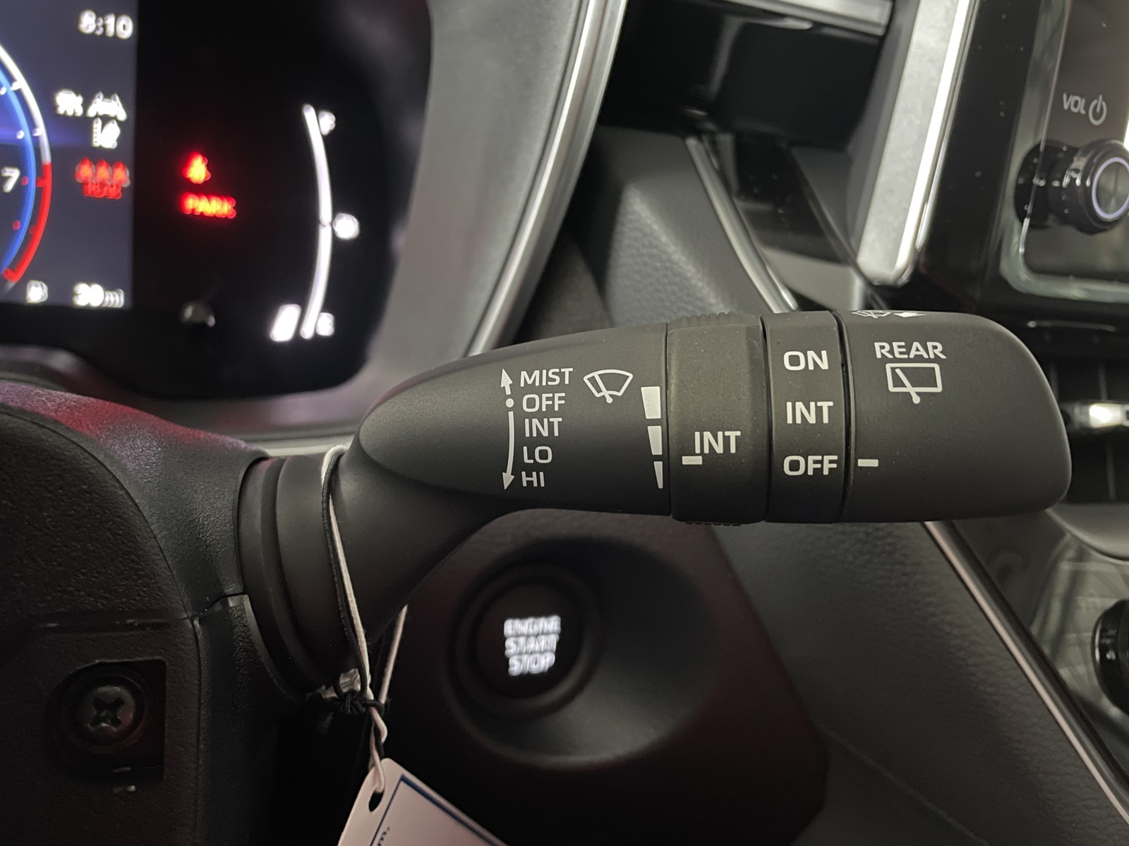 2025 Toyota Corolla Cross XLE photo 14