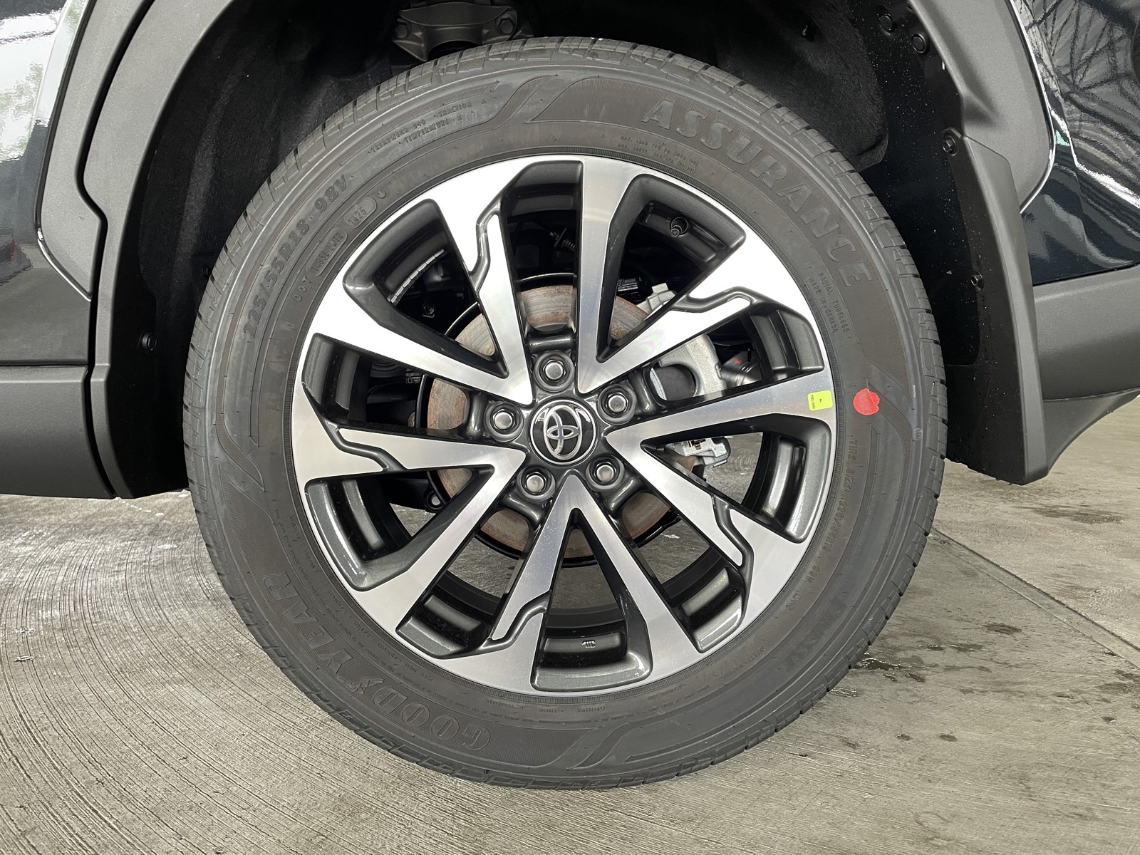 2025 Toyota Corolla Cross XLE photo 33