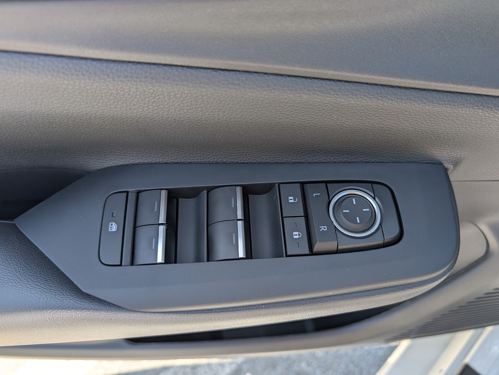 2025 Toyota Prius Nightshade Edition photo 20