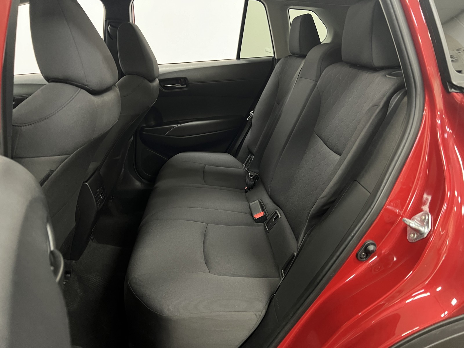 2024 Toyota Corolla Cross LE photo 11