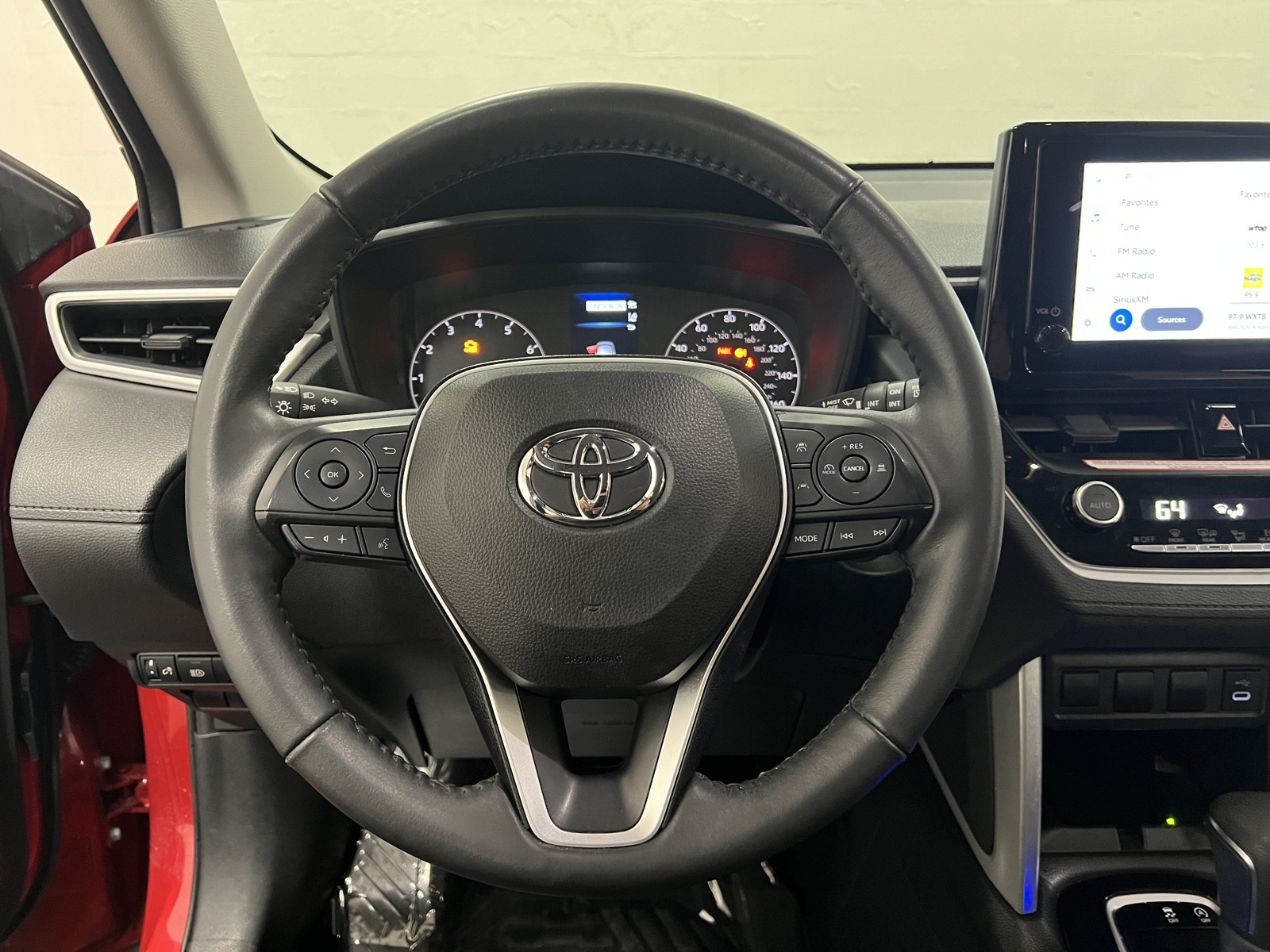 2024 Toyota Corolla Cross LE photo 15