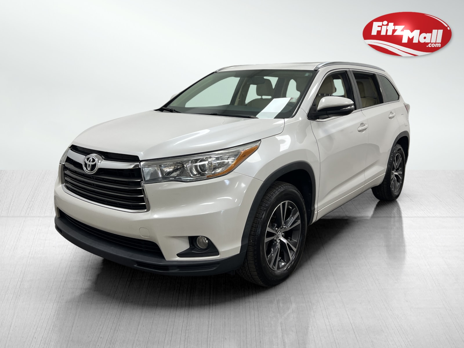 2016 Toyota Highlander XLE photo 2