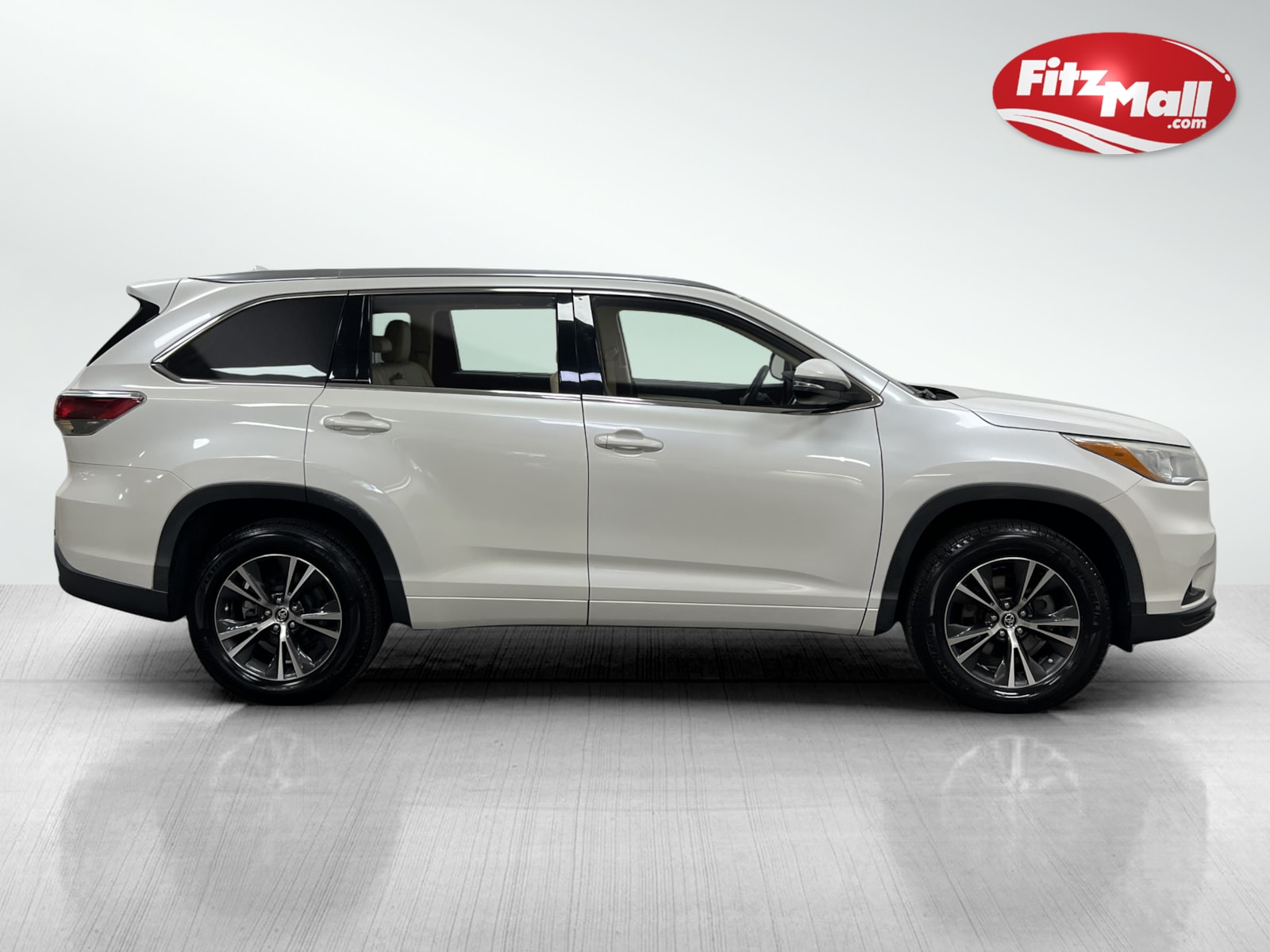 2016 Toyota Highlander XLE photo 4