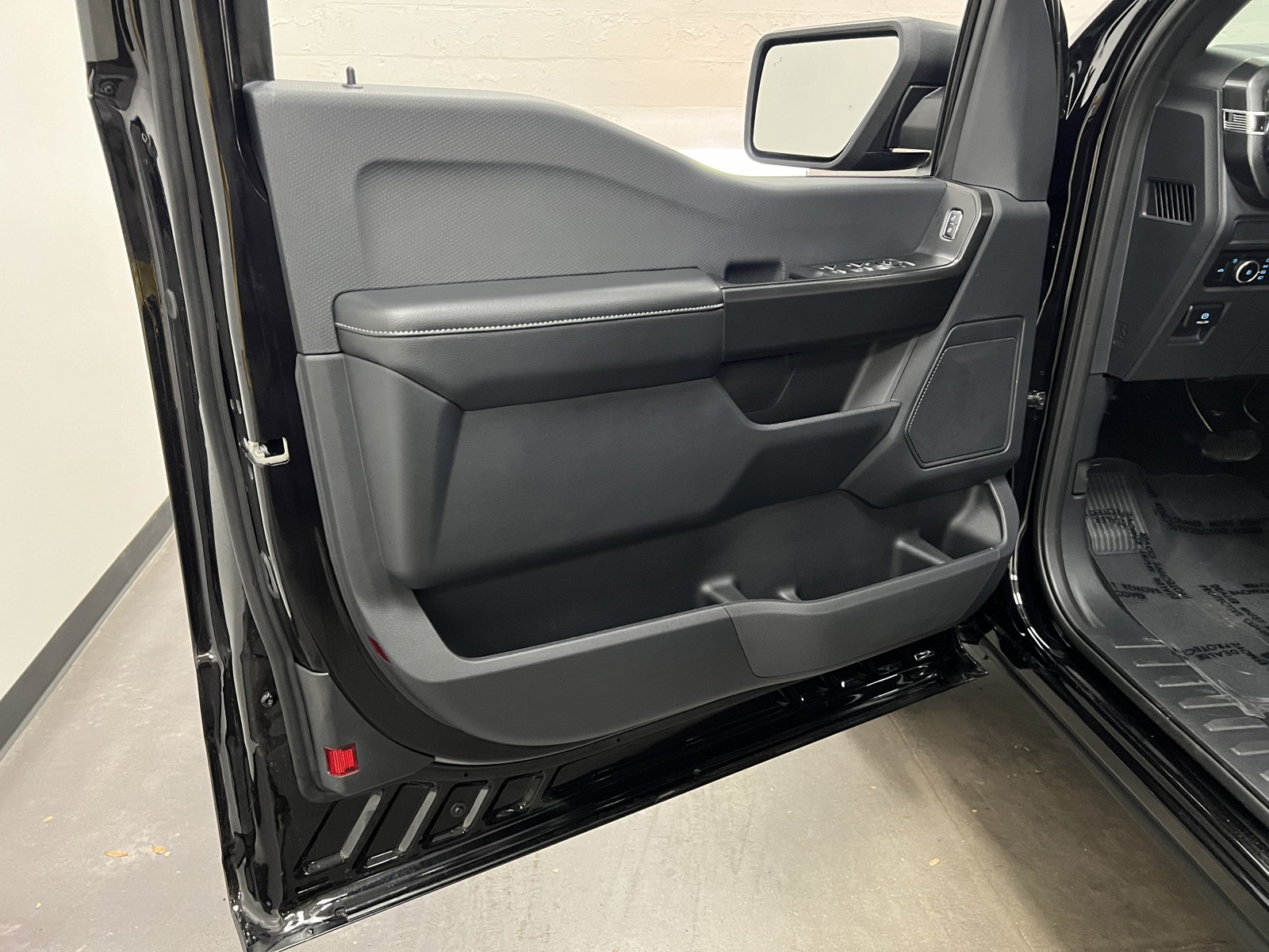 2024 Ford F-150 STX photo 17