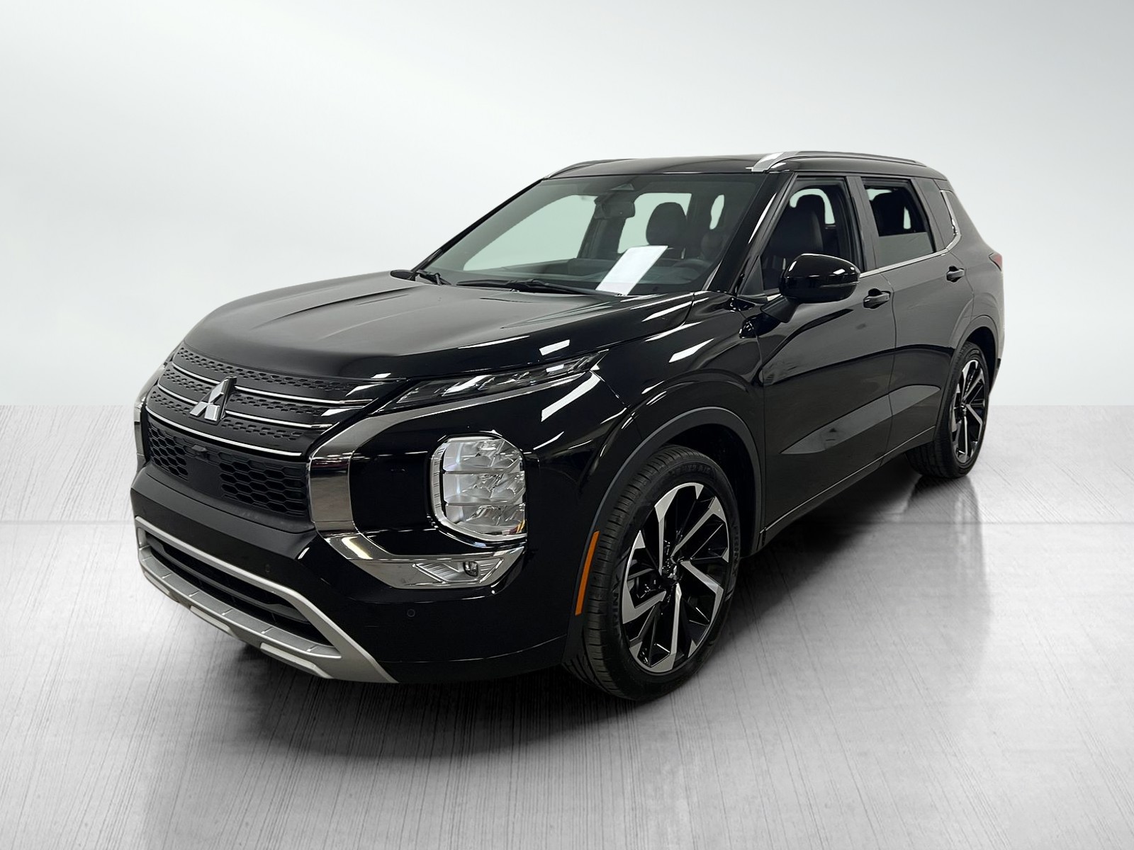 2022 Mitsubishi Outlander SEL photo 2