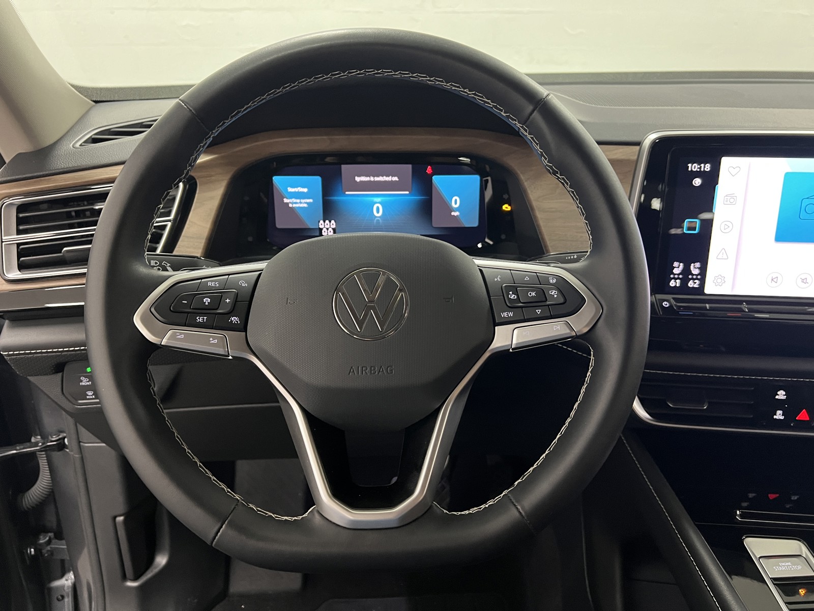 2024 Volkswagen Atlas SE Technology photo 17
