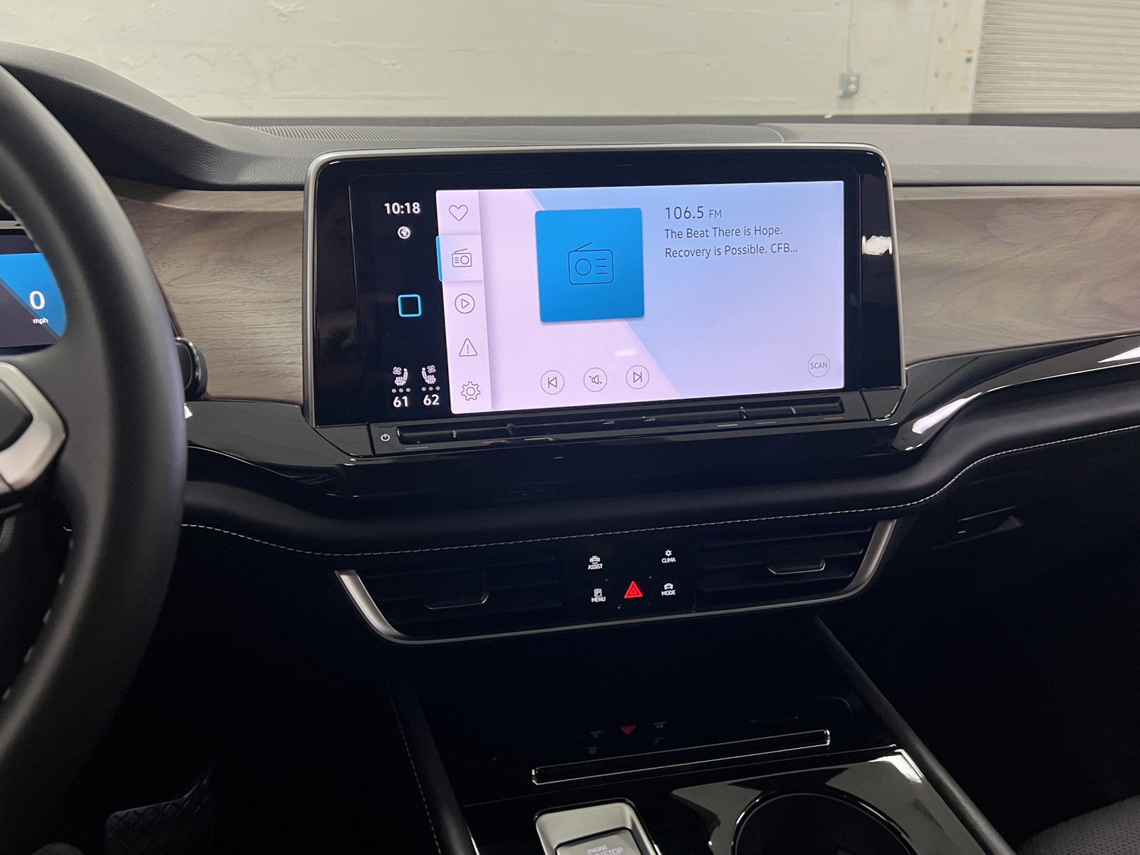 2024 Volkswagen Atlas SE Technology photo 20