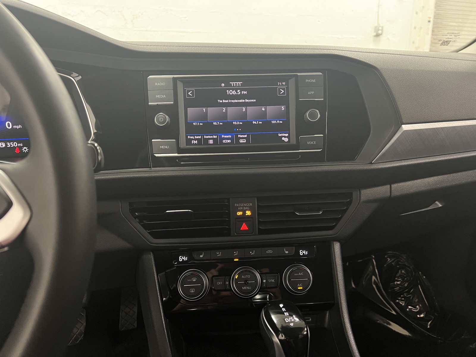2024 Volkswagen Jetta 1.5T SE photo 18