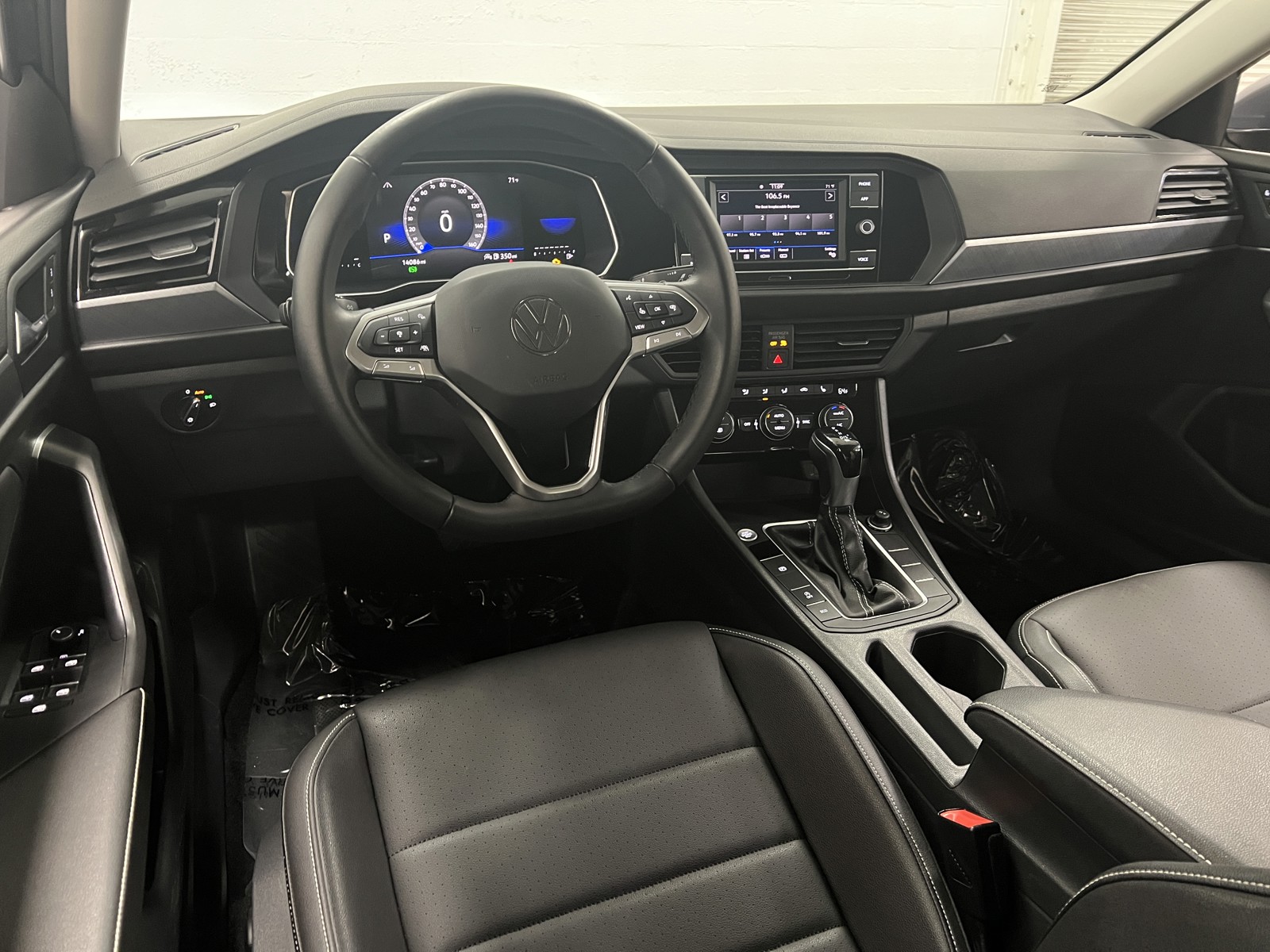 2024 Volkswagen Jetta 1.5T SE photo 9