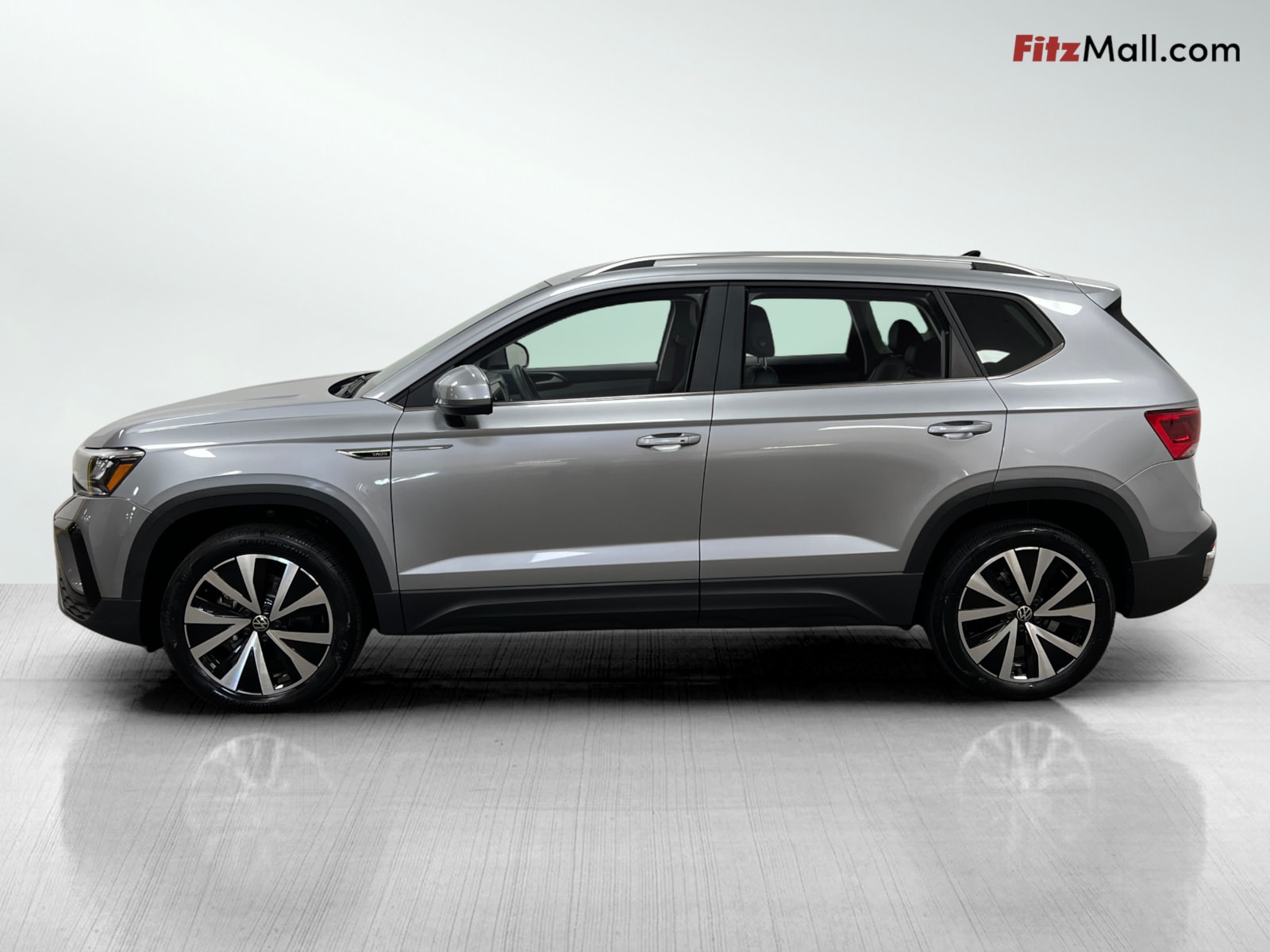 2024 Volkswagen Taos SE photo 3