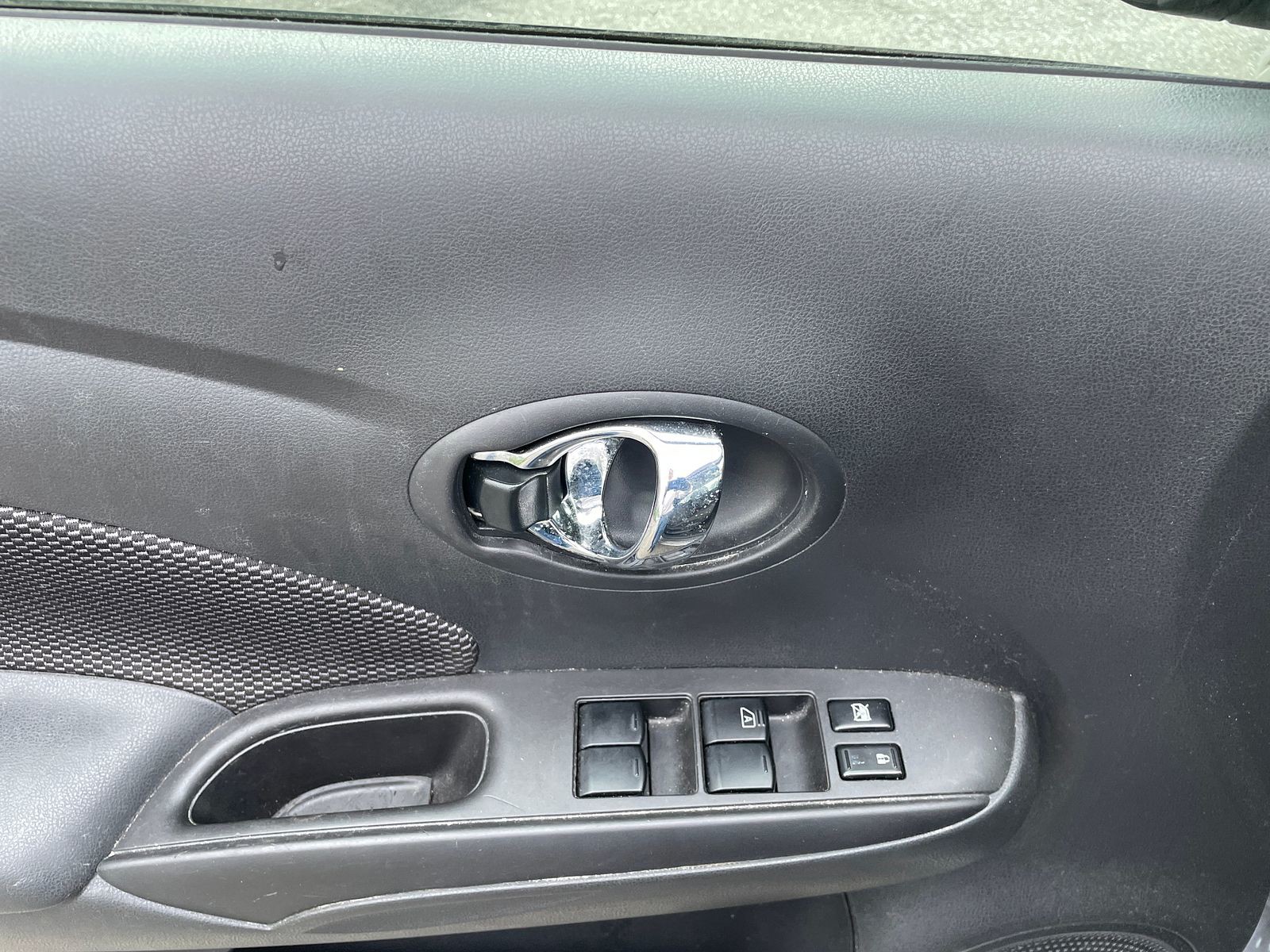 2018 Nissan Versa 1.6 SV photo 9