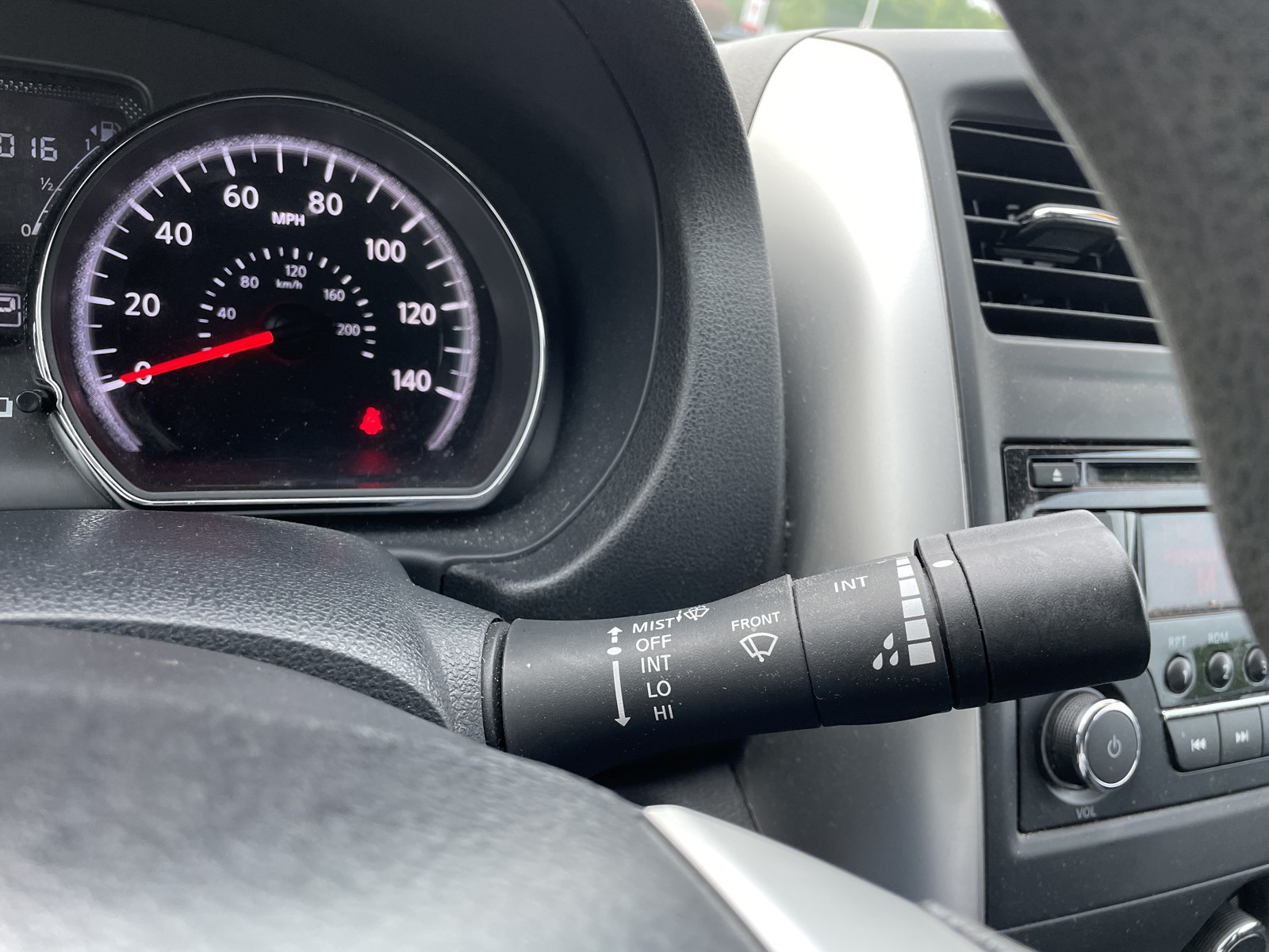 2018 Nissan Versa 1.6 SV photo 15