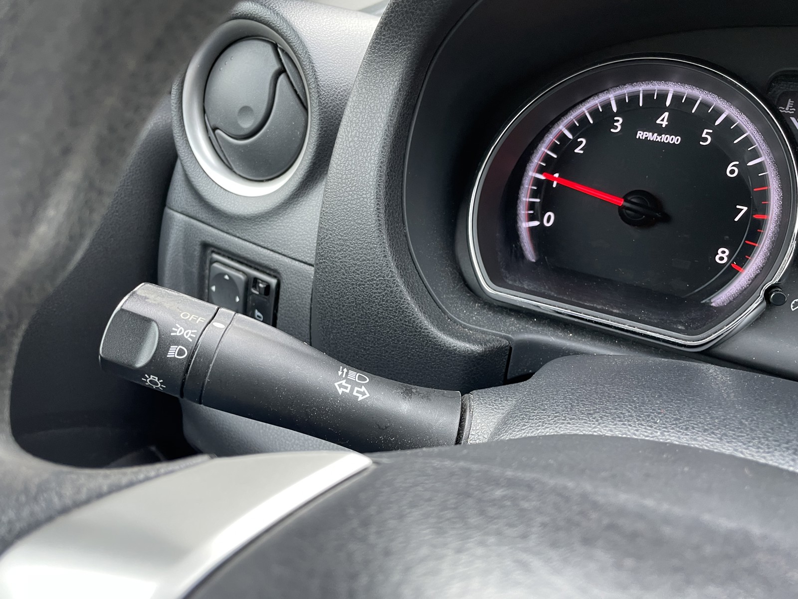 2018 Nissan Versa 1.6 SV photo 16
