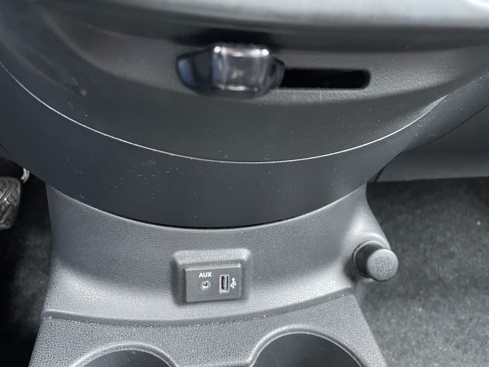 2018 Nissan Versa 1.6 SV photo 19