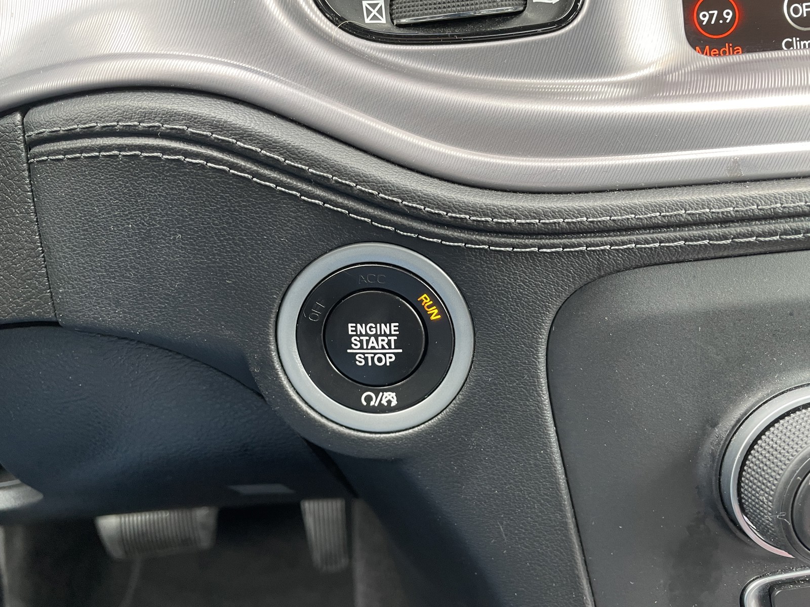 2023 Dodge Charger SXT photo 16