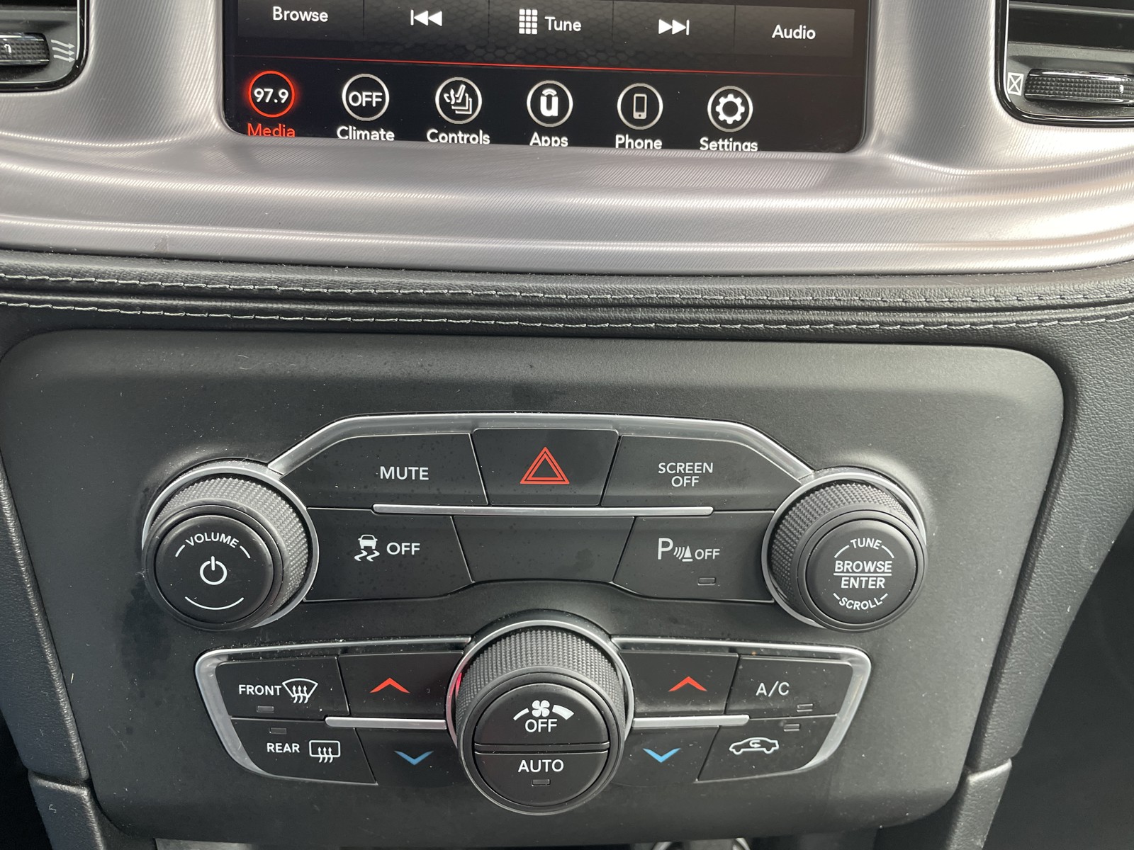 2023 Dodge Charger SXT photo 20