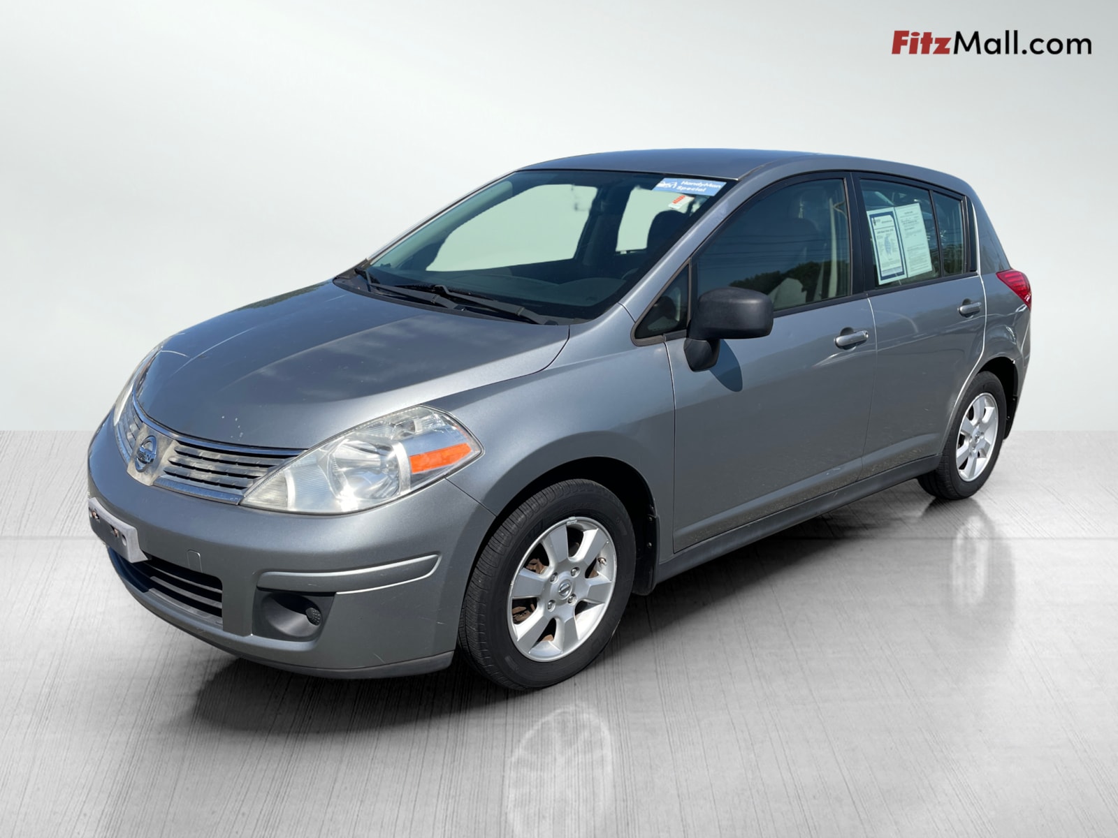 2009 Nissan Versa 1.8 SL photo 2
