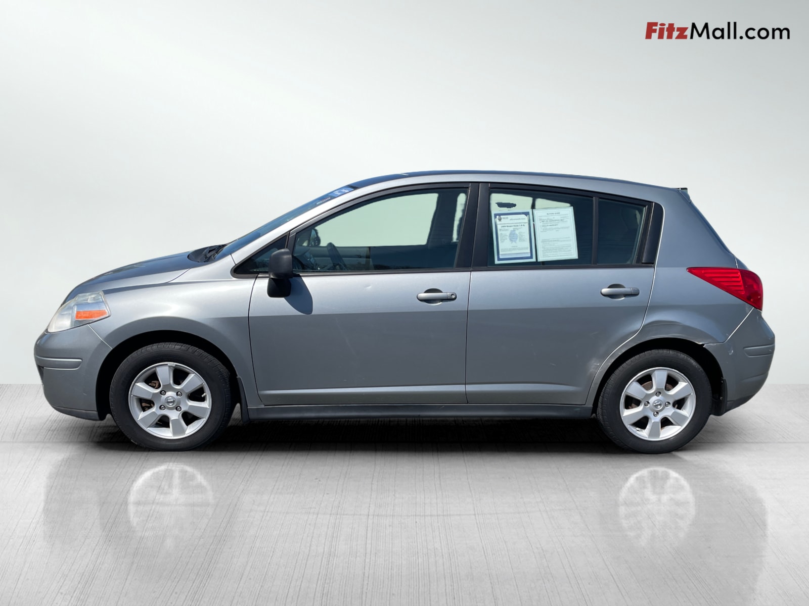 2009 Nissan Versa 1.8 SL photo 4