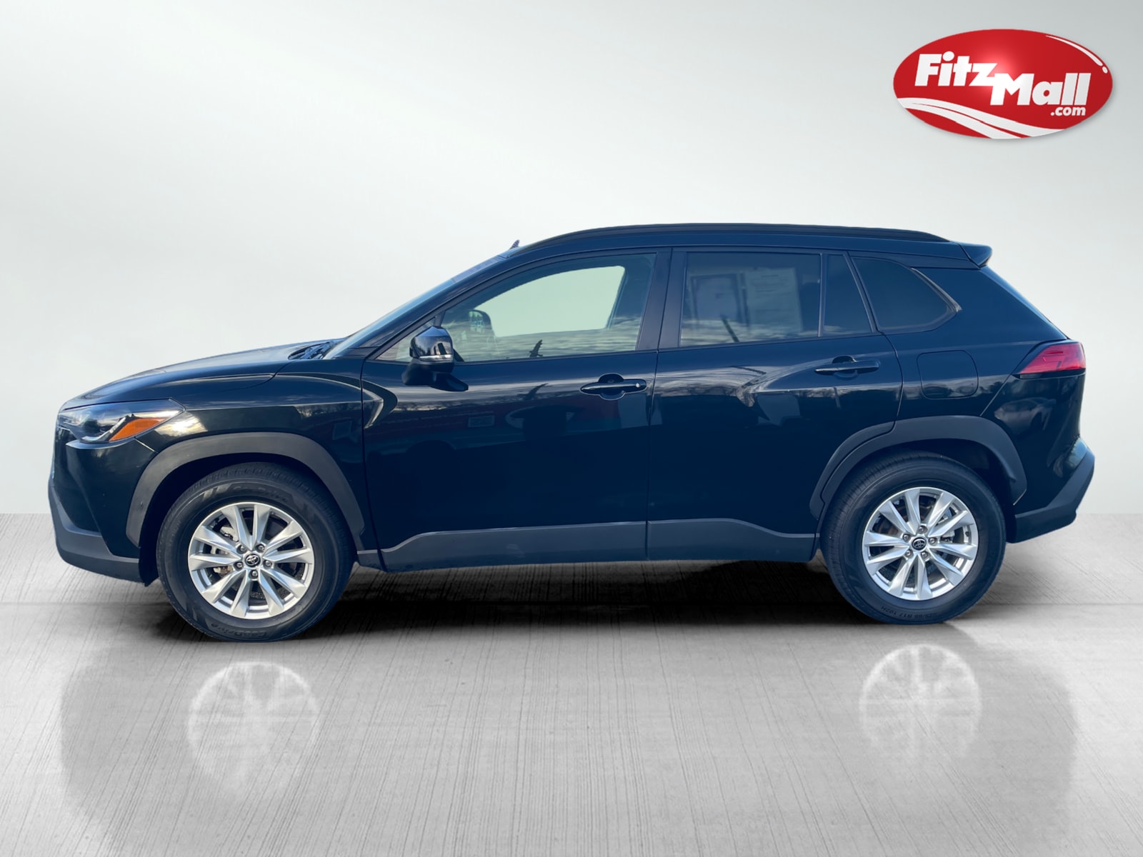 2022 Toyota Corolla Cross LE photo 4