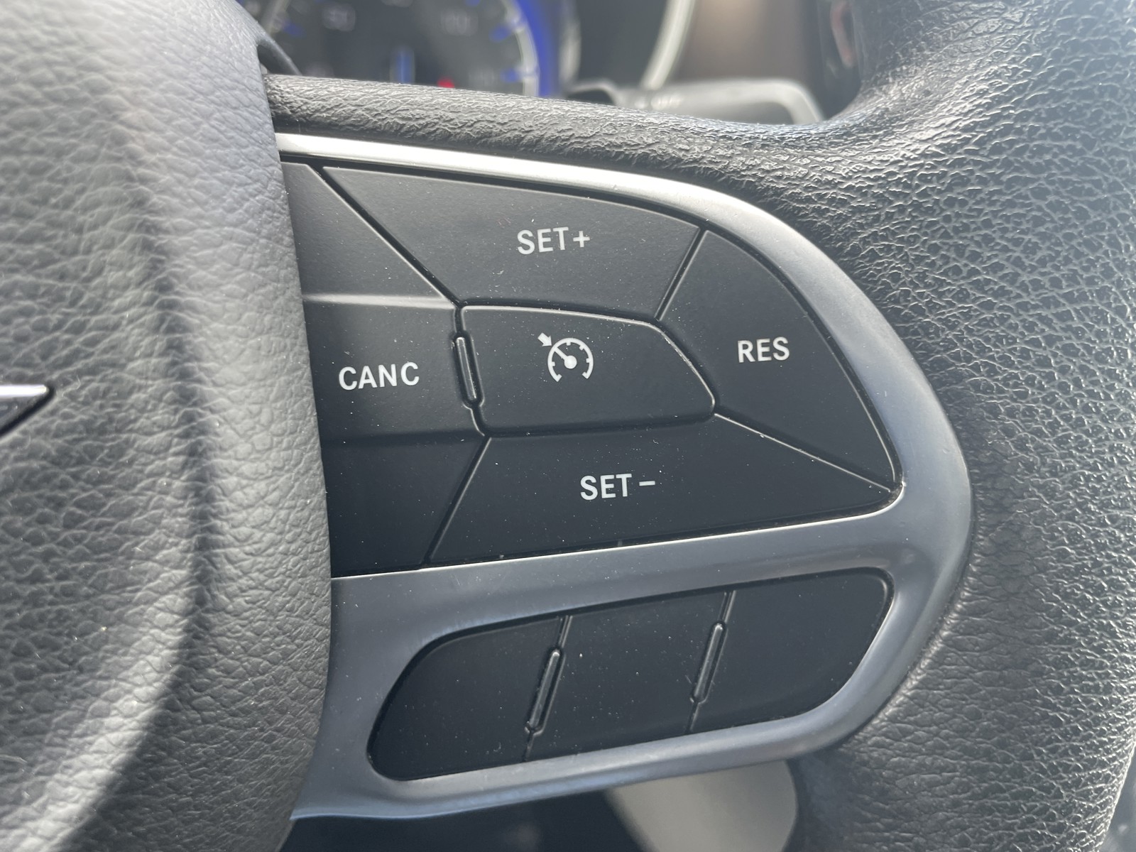 2020 Chrysler Voyager LXi photo 17