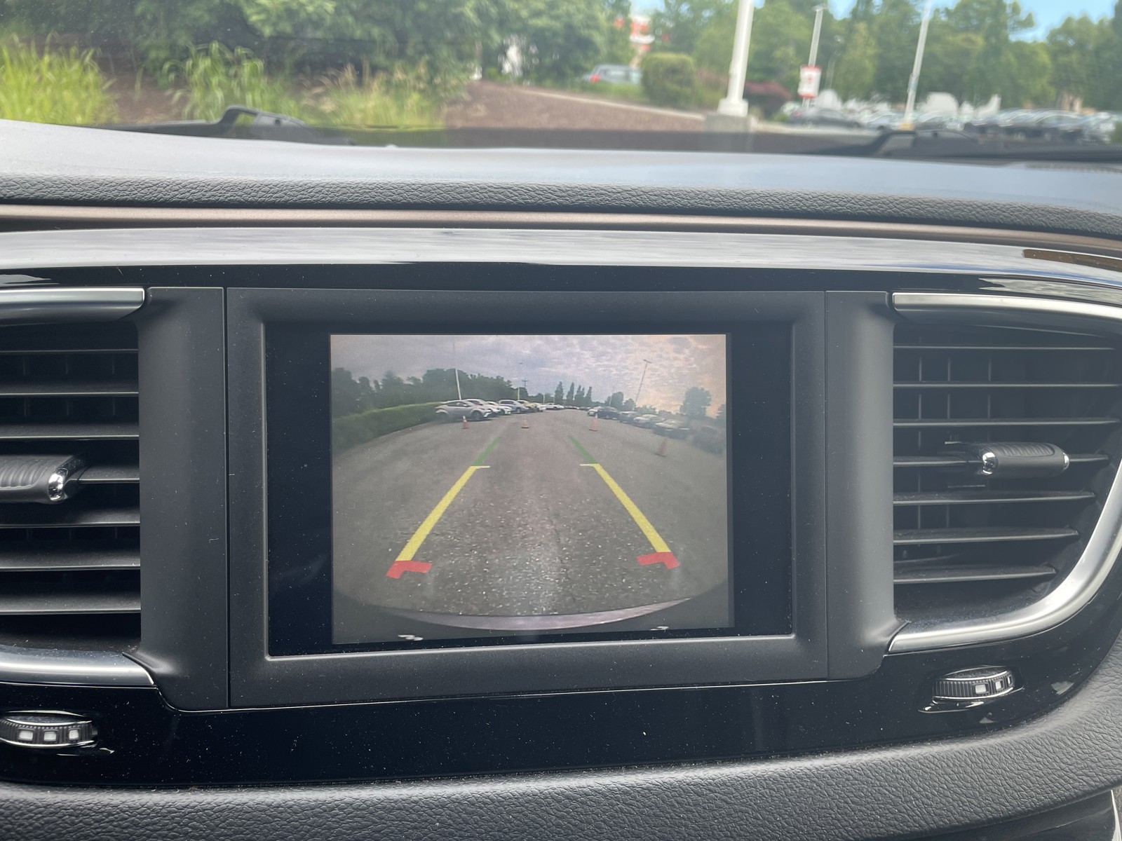 2020 Chrysler Voyager LXi photo 22