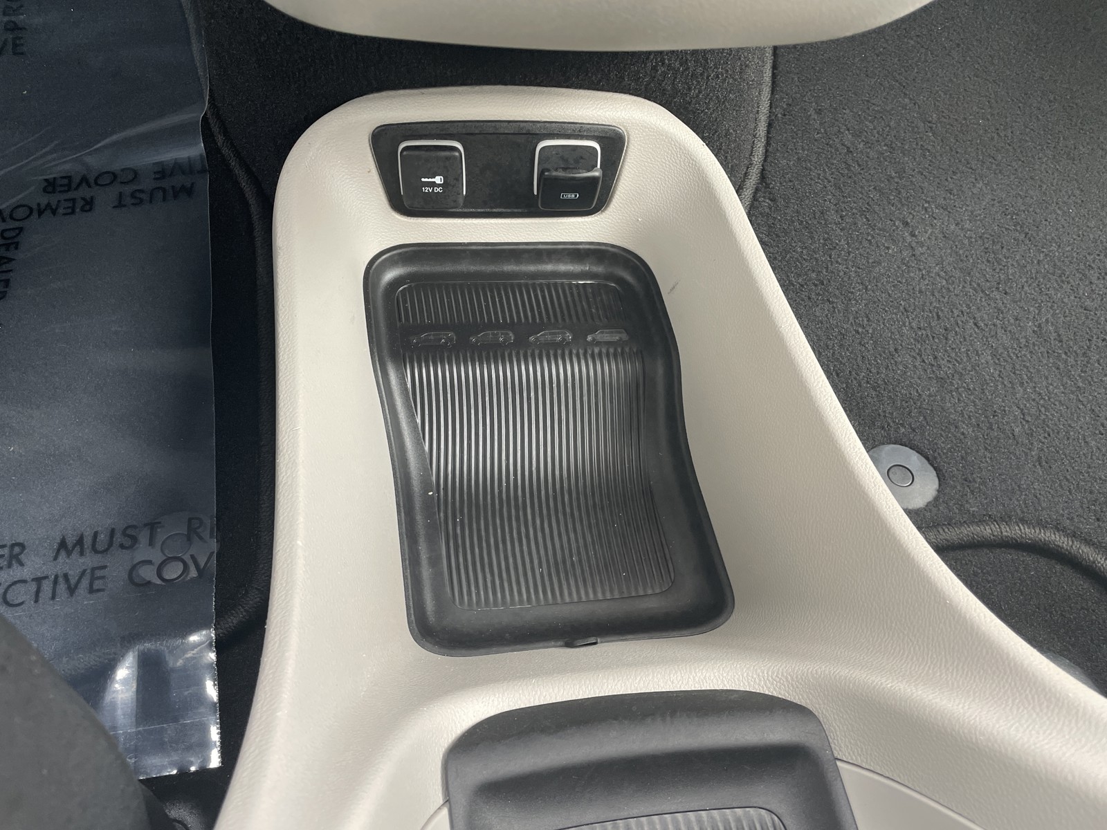 2020 Chrysler Voyager LXi photo 25