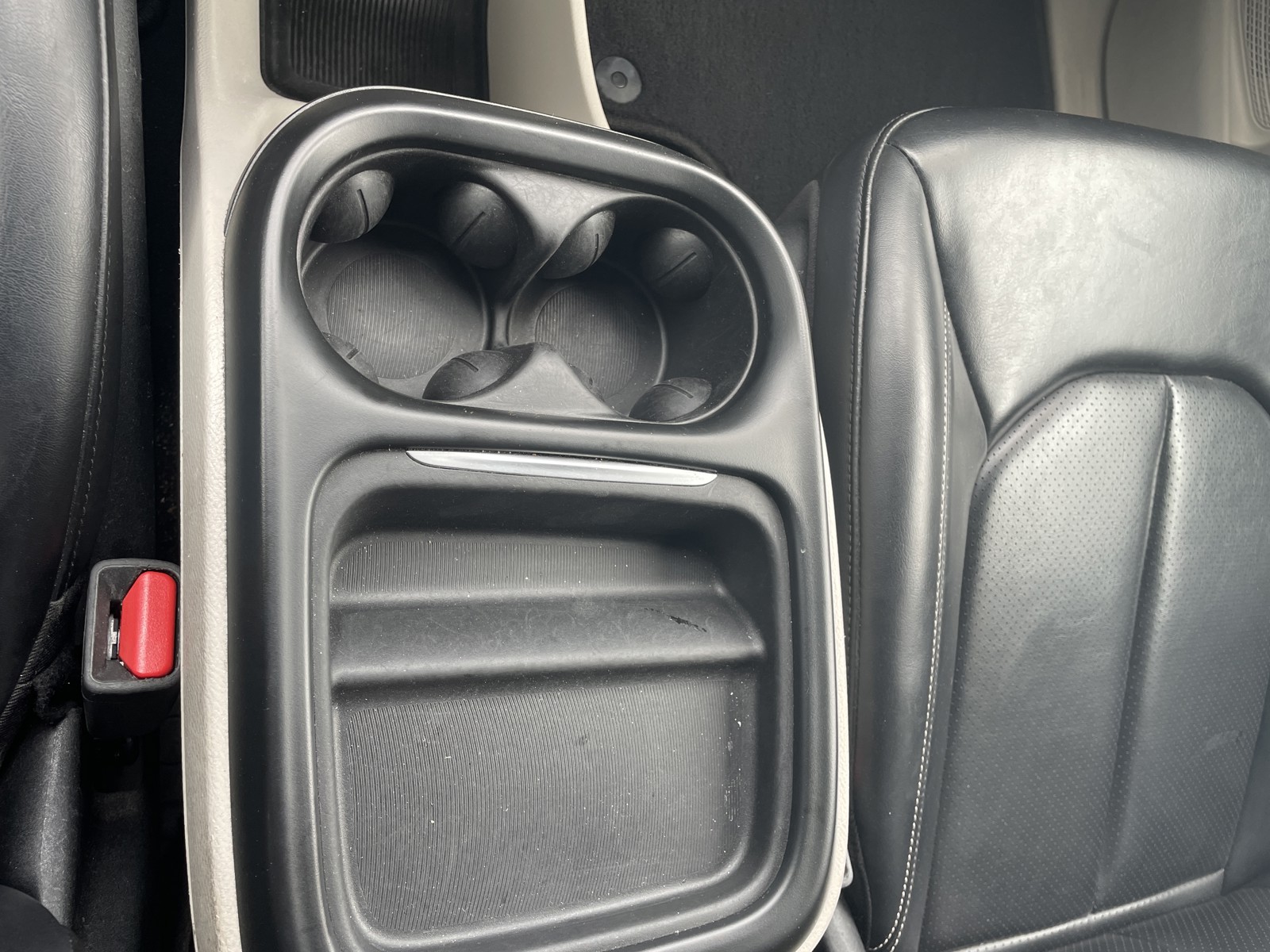 2020 Chrysler Voyager LXi photo 26