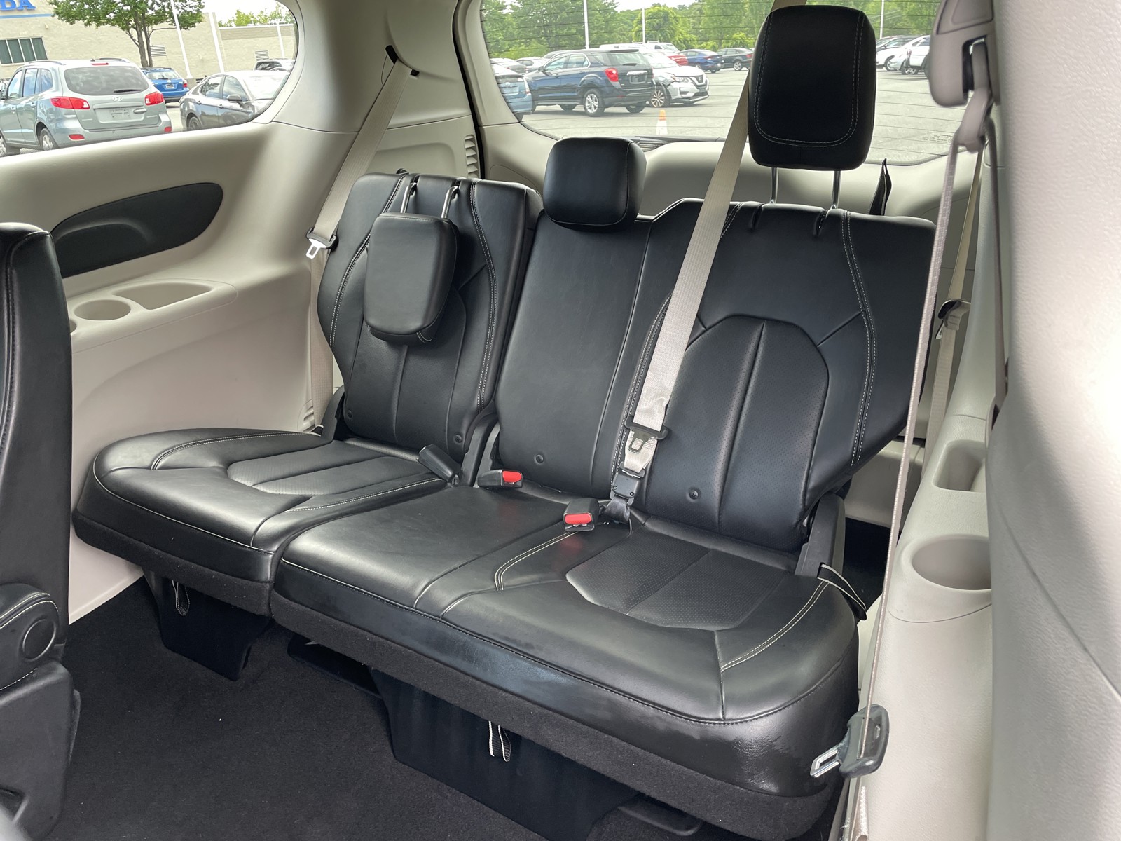 2020 Chrysler Voyager LXi photo 31