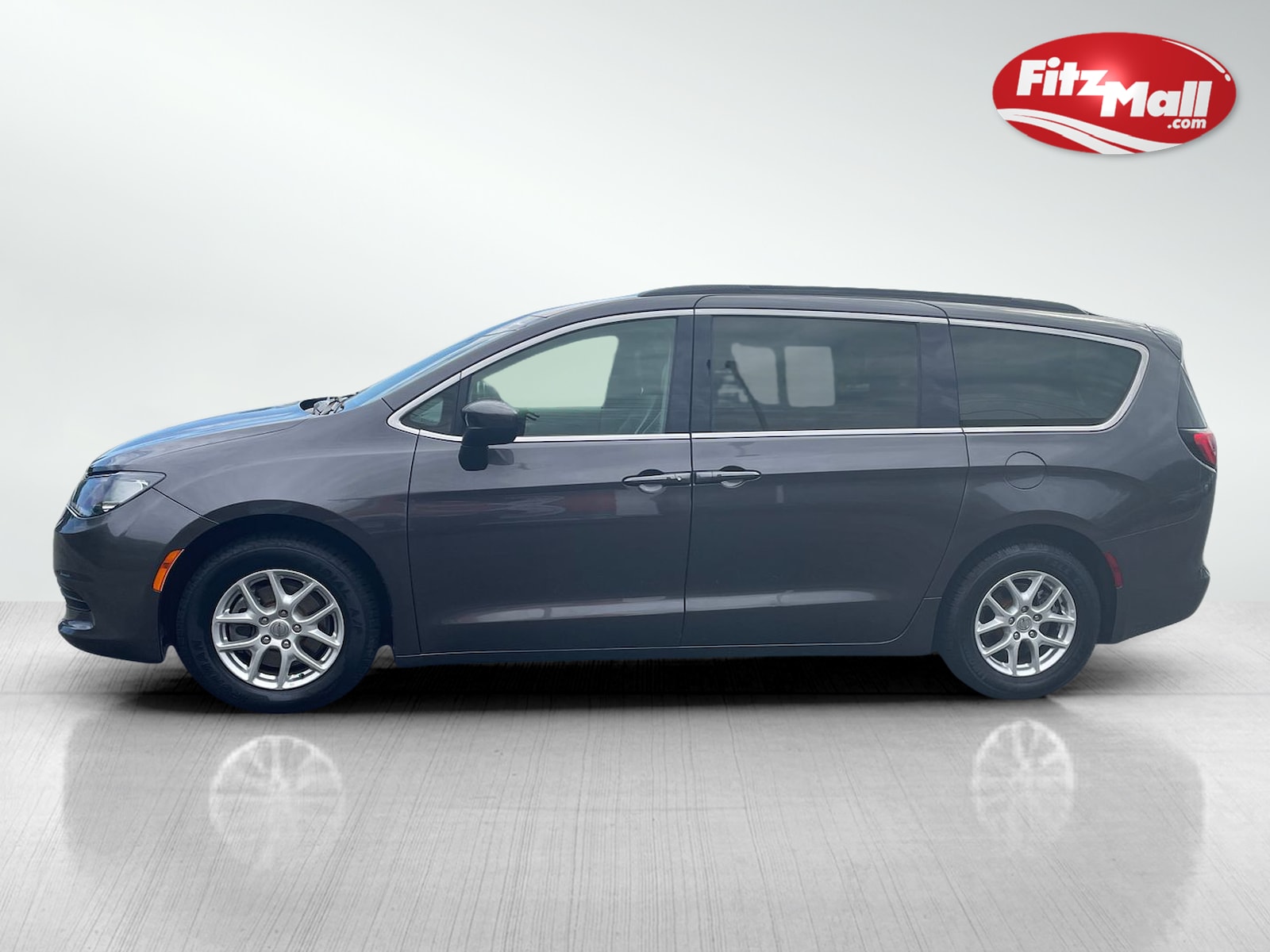 2020 Chrysler Voyager LXi photo 4