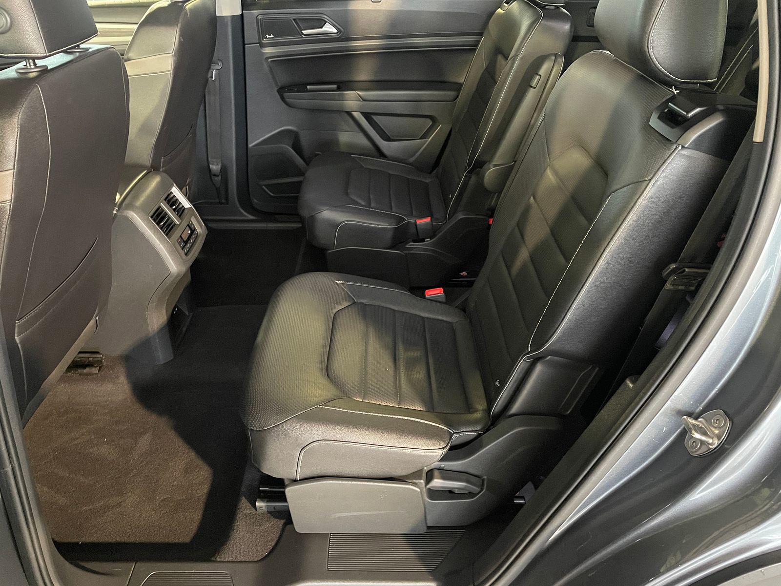 2021 Volkswagen Atlas V6 SEL Premium photo 10