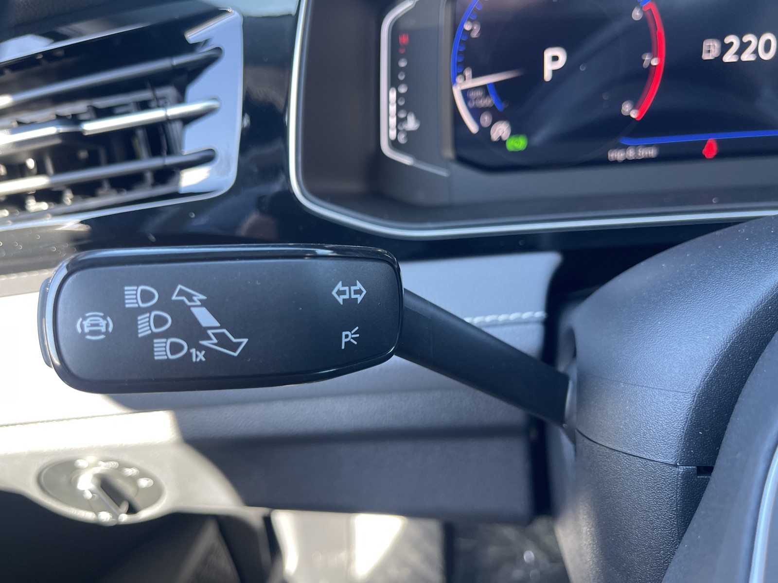 2025 Volkswagen Jetta 1.5T SEL photo 24