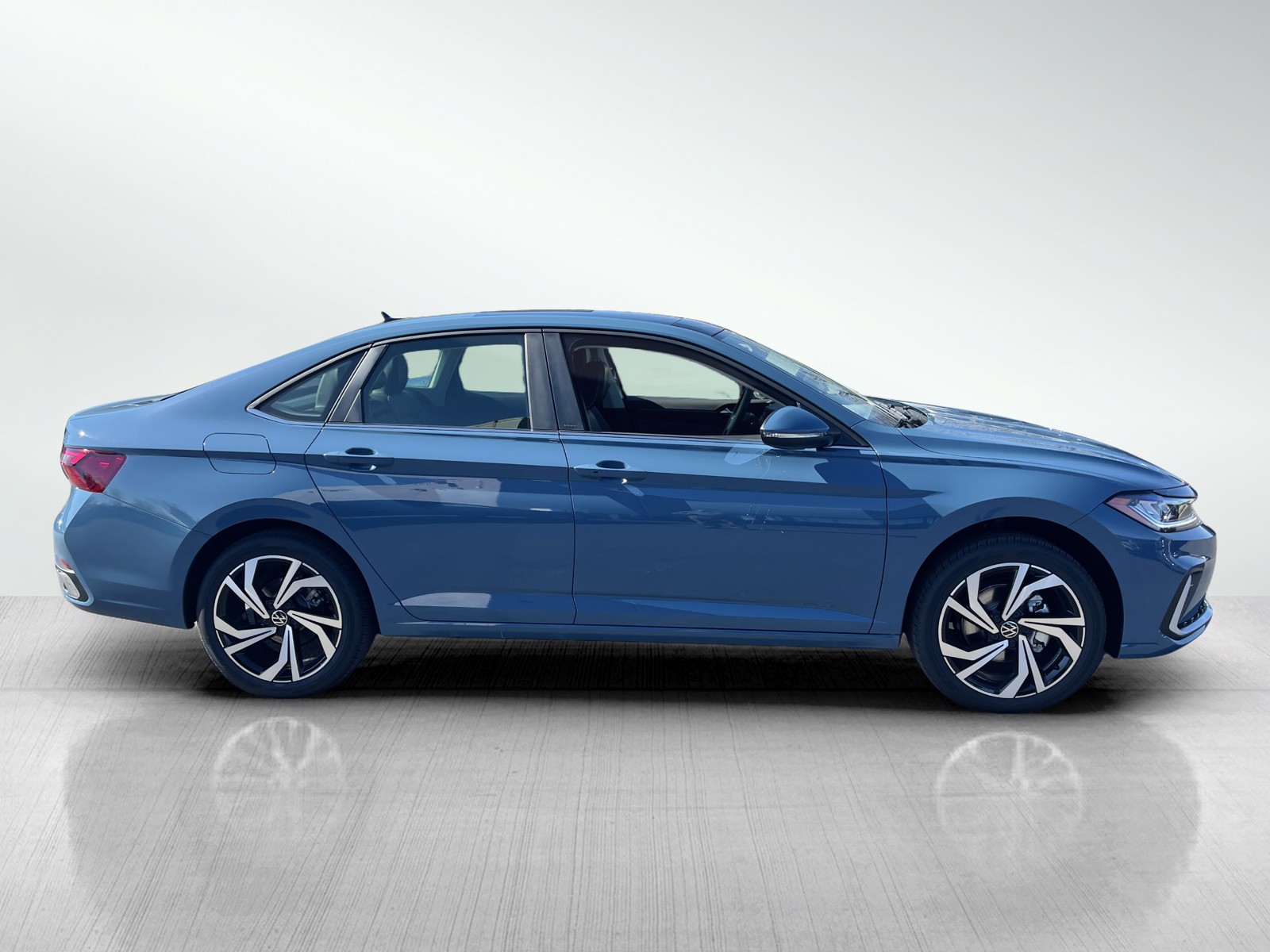 2025 Volkswagen Jetta 1.5T SEL photo 4