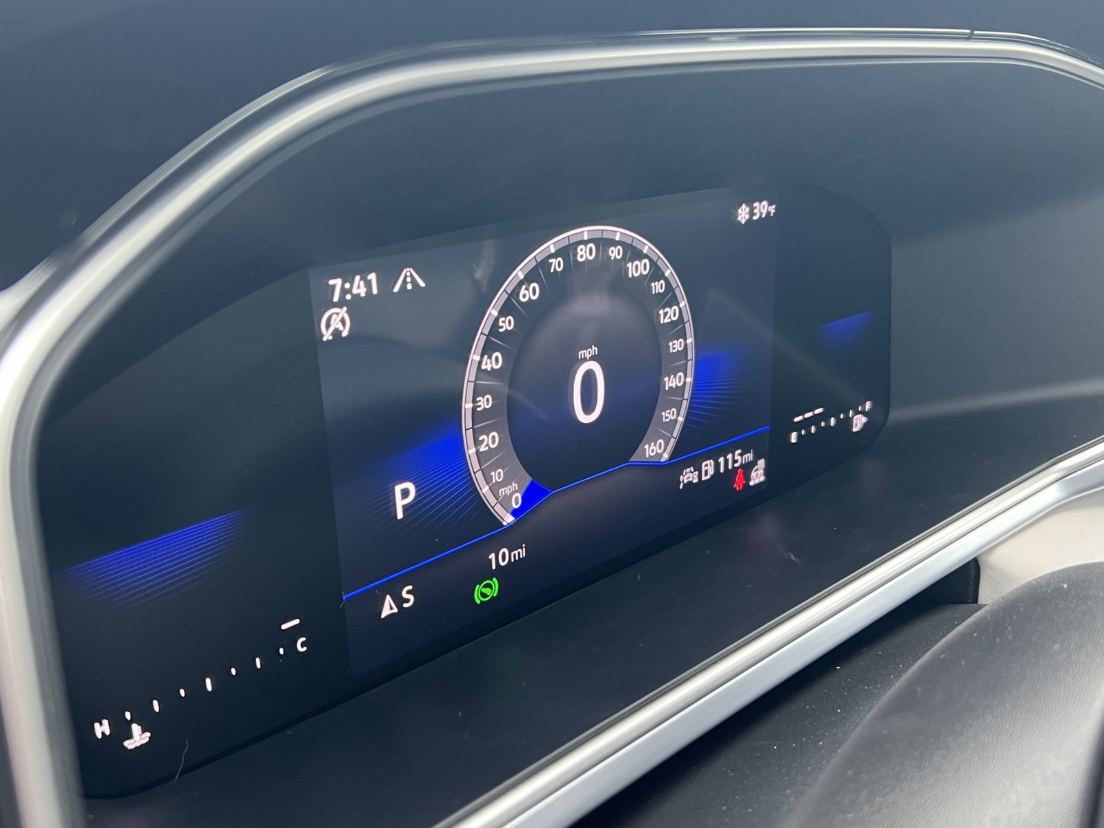 2025 Volkswagen Taos SE photo 18