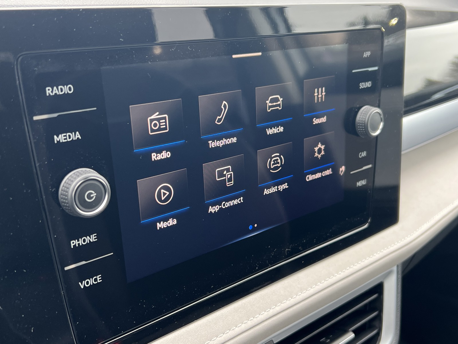 2025 Volkswagen Taos SE photo 19