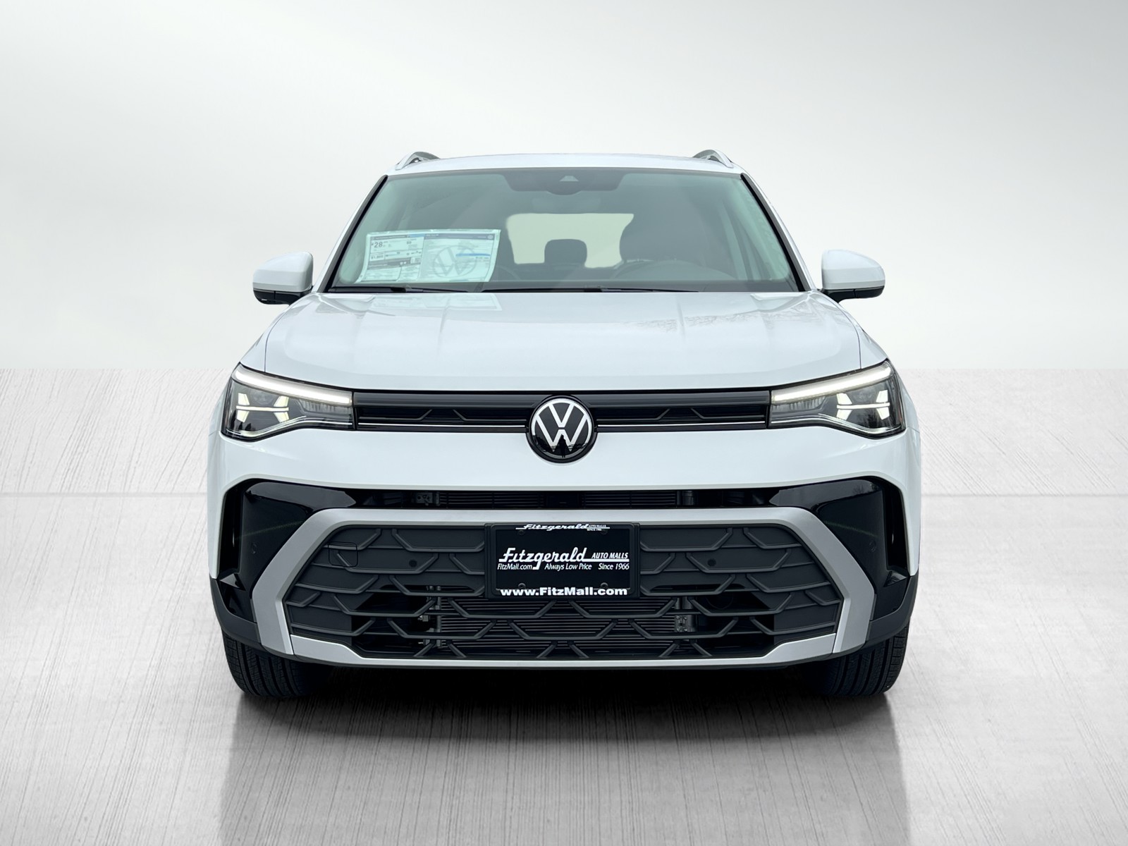 2025 Volkswagen Taos SE photo 5
